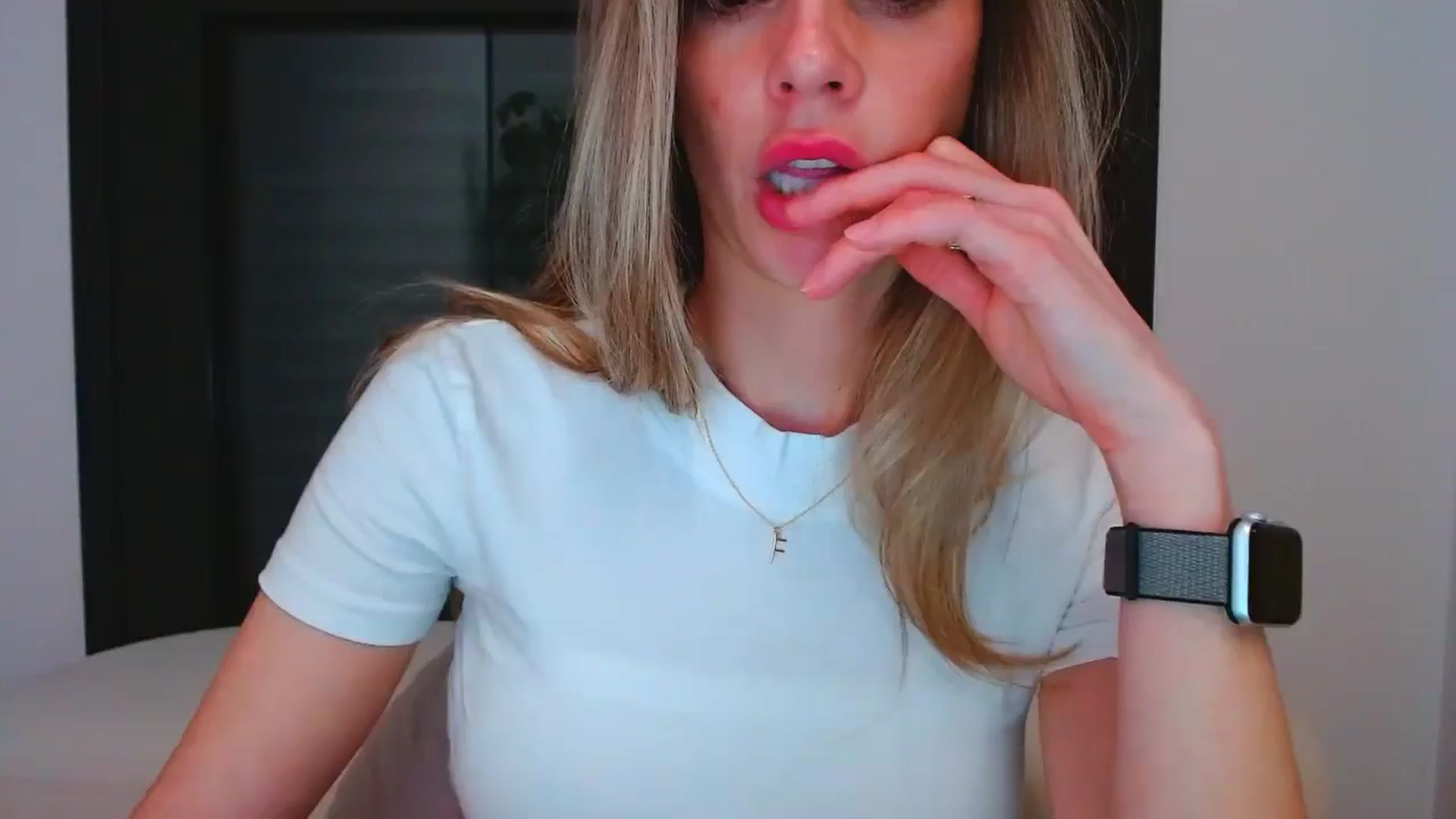 Gallery image thumbnail from fresagirl's myfreecams stream on, 04/01/2025, 02:14 image 10 of 20