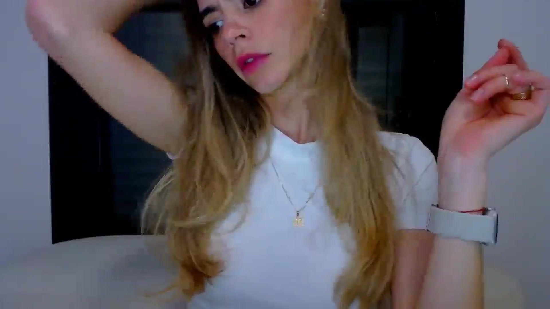 Gallery image thumbnail from fresagirl's myfreecams stream on, 04/24/2025, 20:50 image 9 of 20