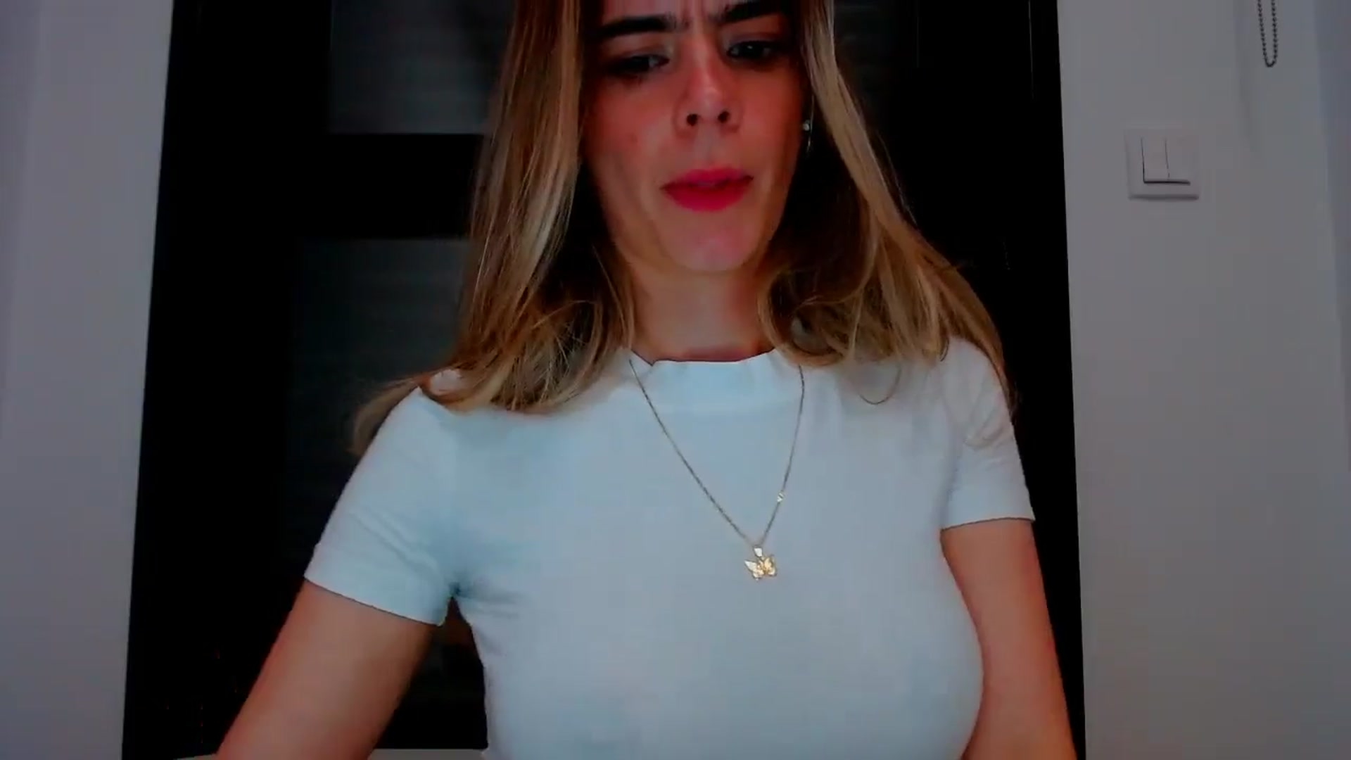 Gallery image thumbnail from fresagirl's myfreecams stream on, 04/24/2025, 20:50 image 7 of 20
