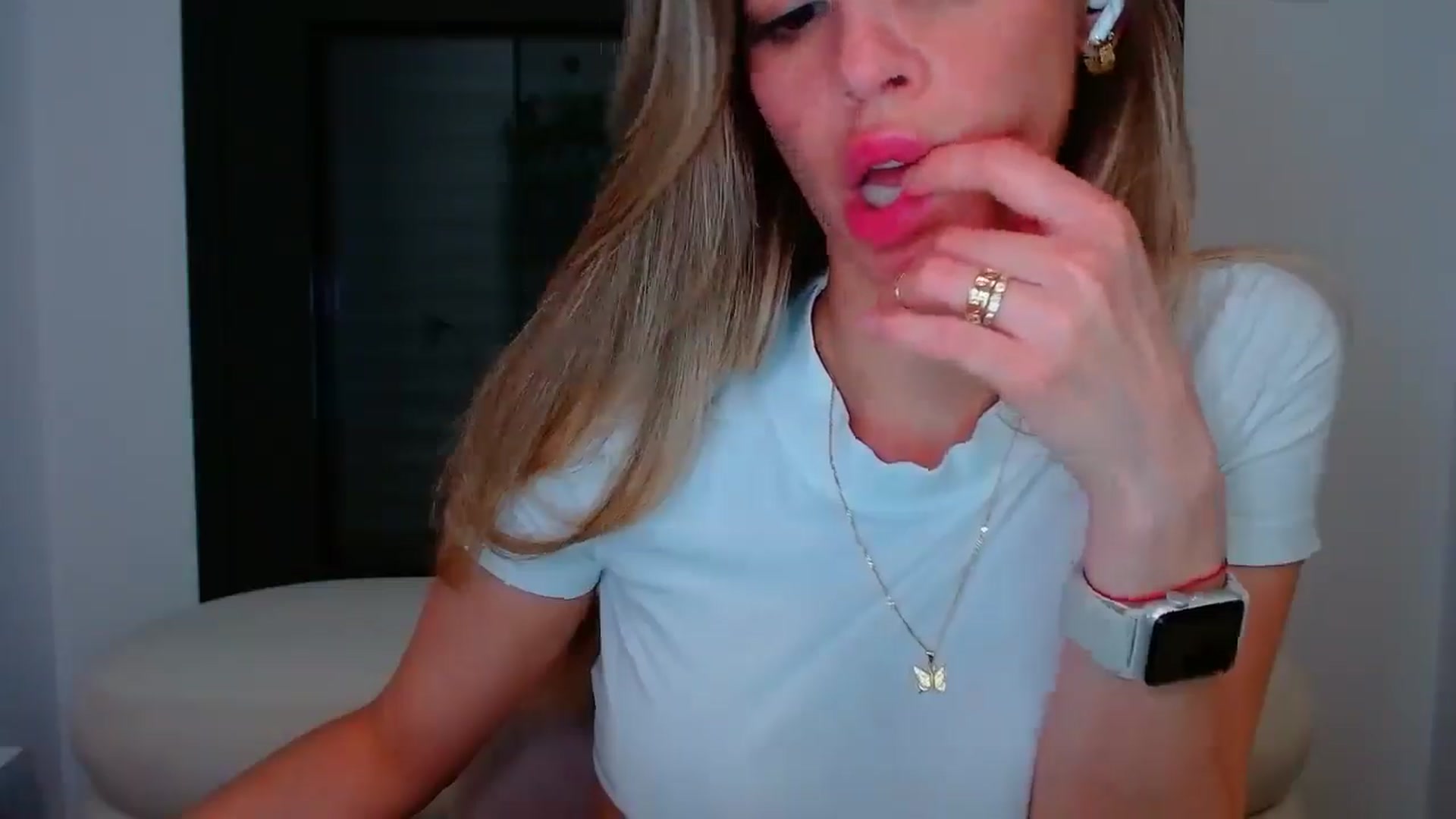 Gallery image thumbnail from fresagirl's myfreecams stream on, 04/24/2025, 20:50 image 16 of 20