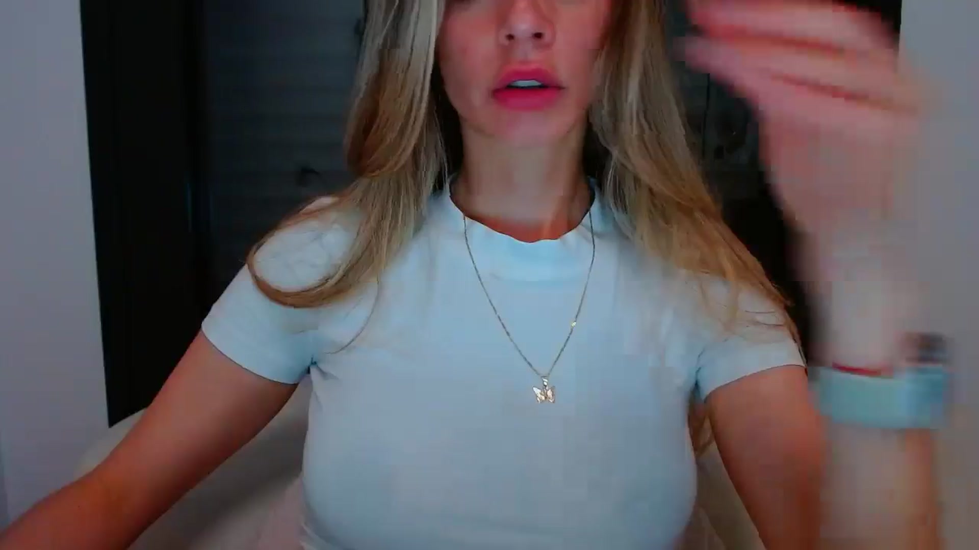 Gallery image thumbnail from fresagirl's myfreecams stream on, 04/24/2025, 22:09 image 14 of 20