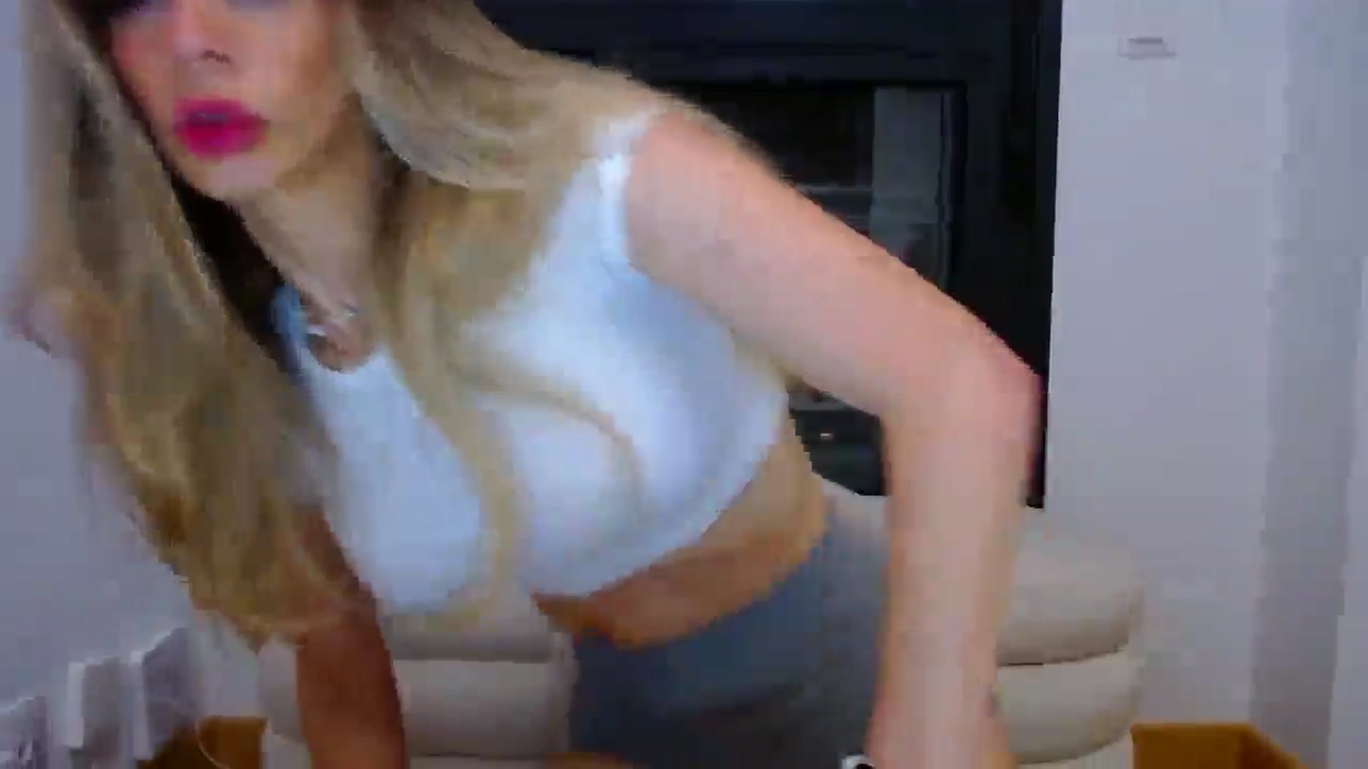 Gallery image thumbnail from fresagirl's myfreecams stream on, 05/05/2025, 21:26 image 2 of 20