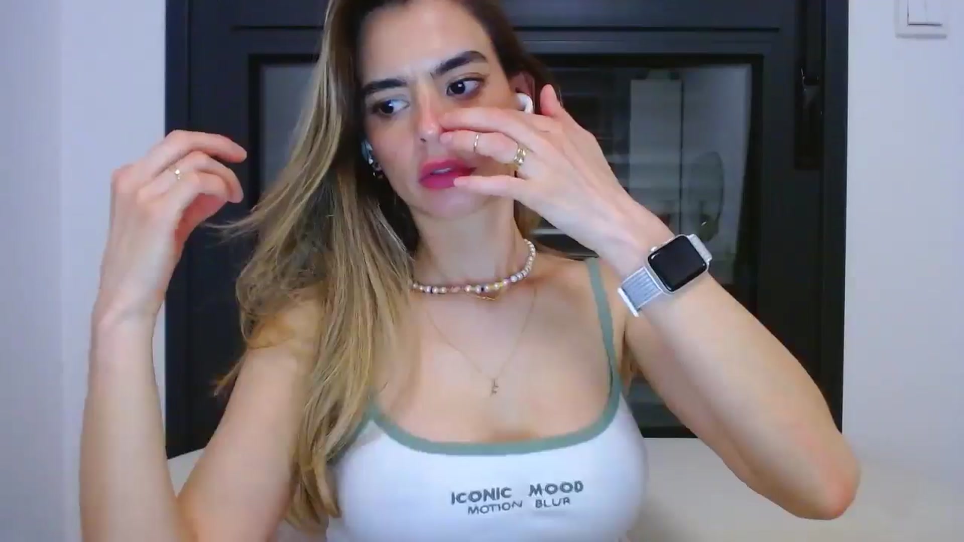 Gallery image thumbnail from fresagirl's myfreecams stream on, 05/06/2025, 23:47 image 14 of 20