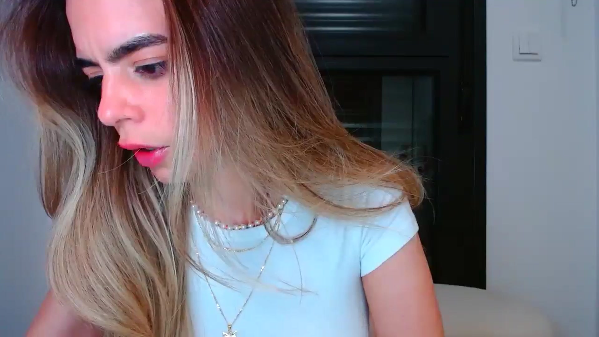 Gallery image thumbnail from fresagirl's myfreecams stream on, 05/12/2025, 20:00 image 3 of 20