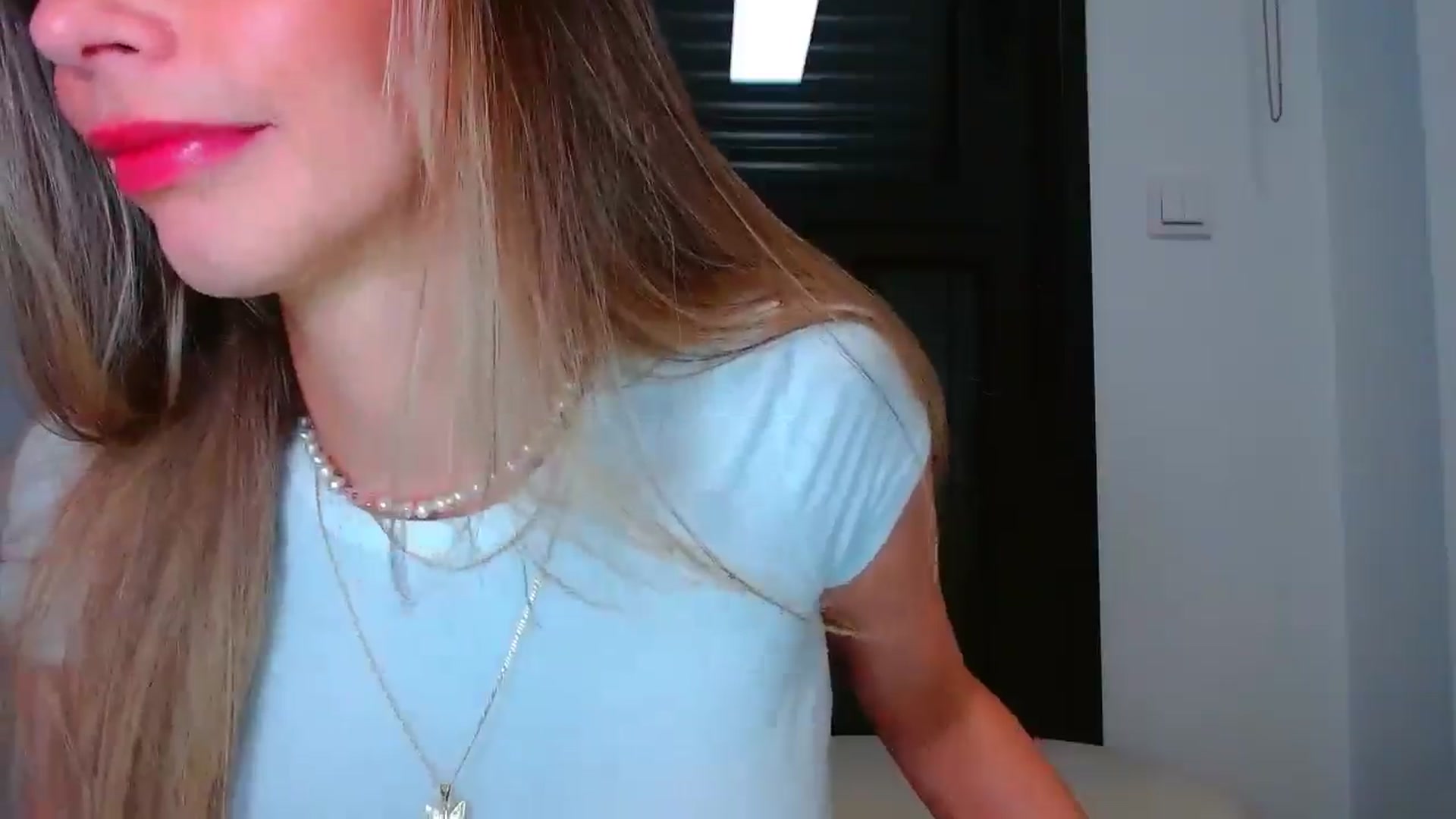 Gallery image thumbnail from fresagirl's myfreecams stream on, 05/12/2025, 22:45 image 3 of 20