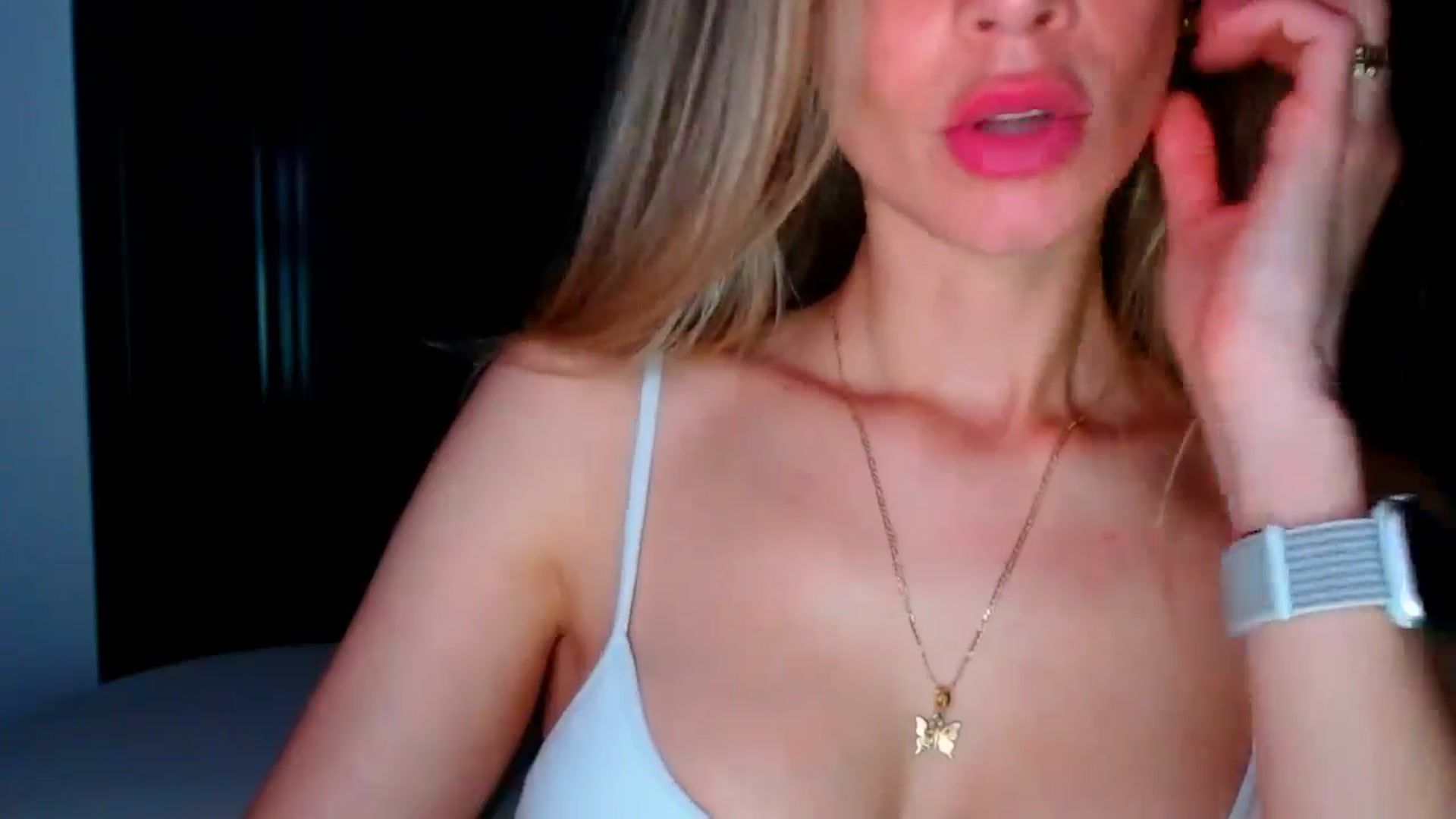 Gallery image thumbnail from fresagirl's myfreecams stream on, 05/15/2025, 24:07 image 12 of 20