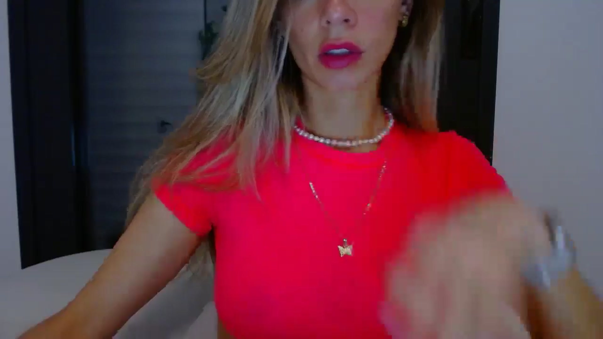 Gallery image thumbnail from fresagirl's myfreecams stream on, 05/16/2025, 24:14 image 10 of 20