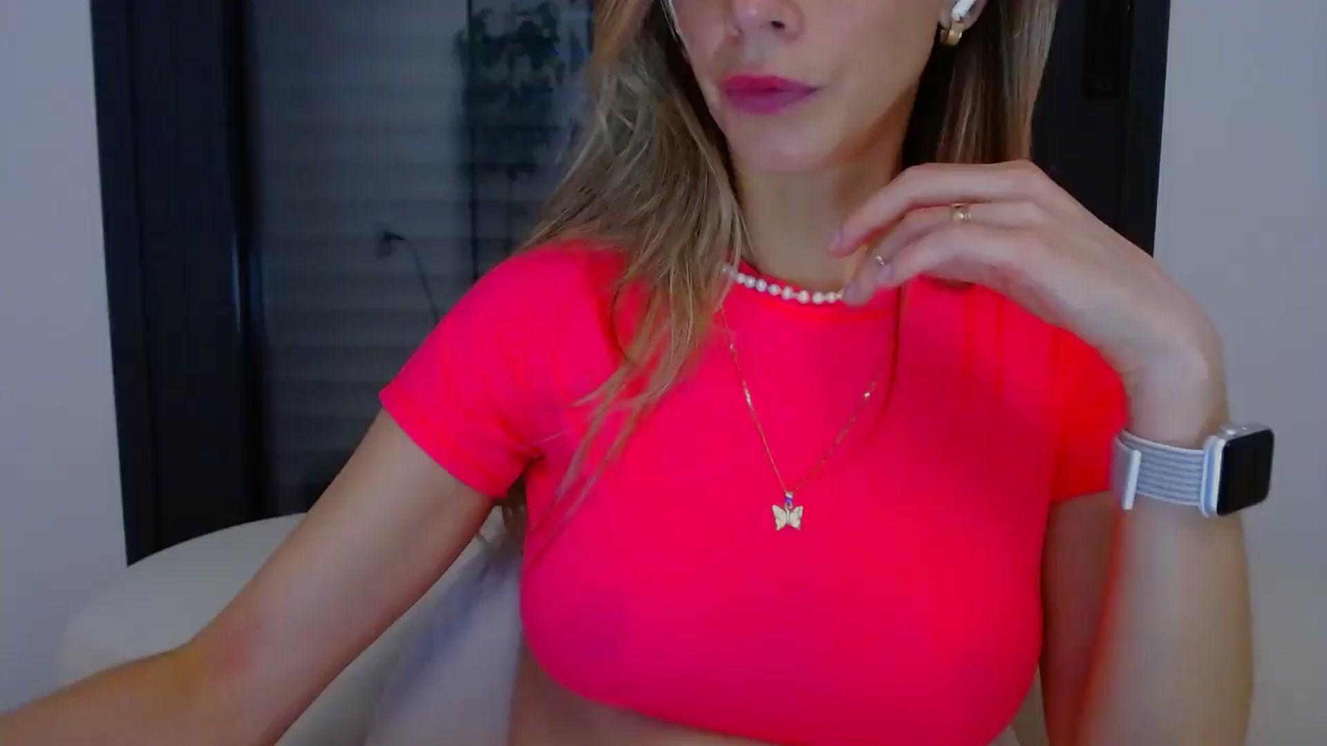 Gallery image thumbnail from fresagirl's myfreecams stream on, 05/16/2025, 24:14 image 17 of 20