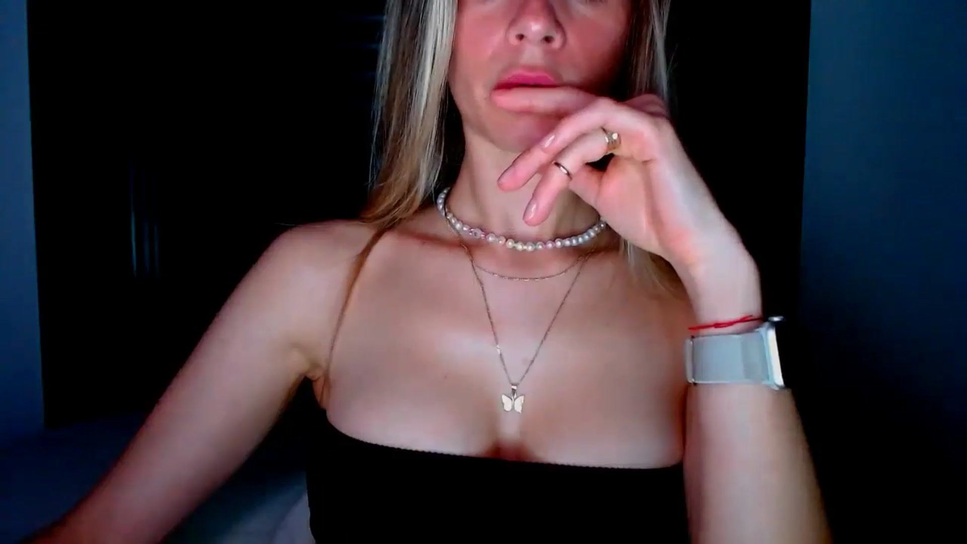 Gallery image thumbnail from fresagirl's myfreecams stream on, 05/28/2025, 21:06 image 7 of 20