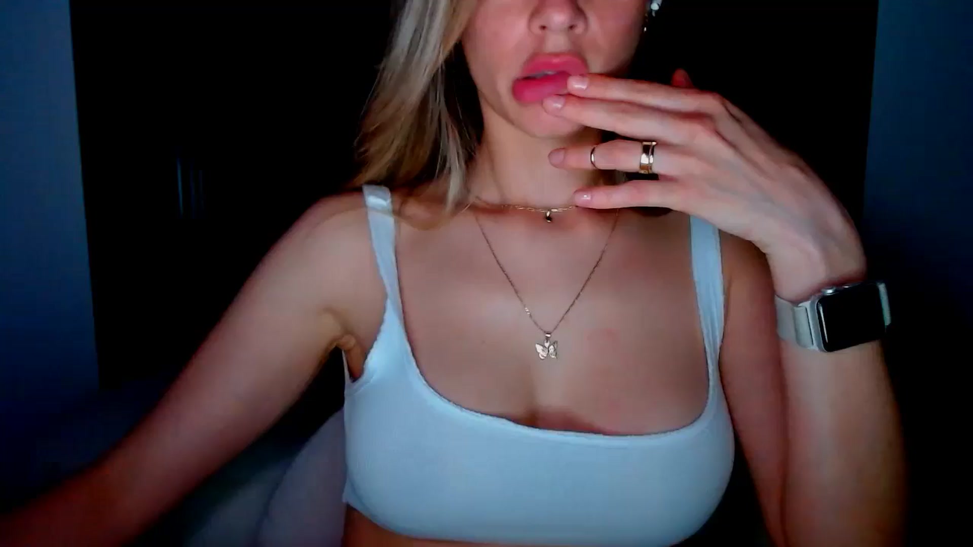 Gallery image thumbnail from fresagirl's myfreecams stream on, 05/29/2025, 21:52 image 19 of 20