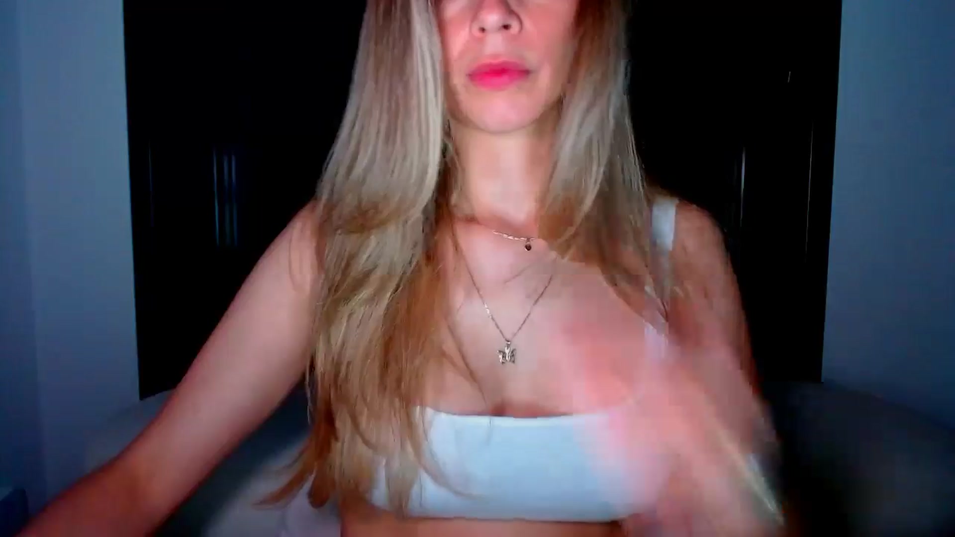 Gallery image thumbnail from fresagirl's myfreecams stream on, 05/29/2025, 21:52 image 12 of 20