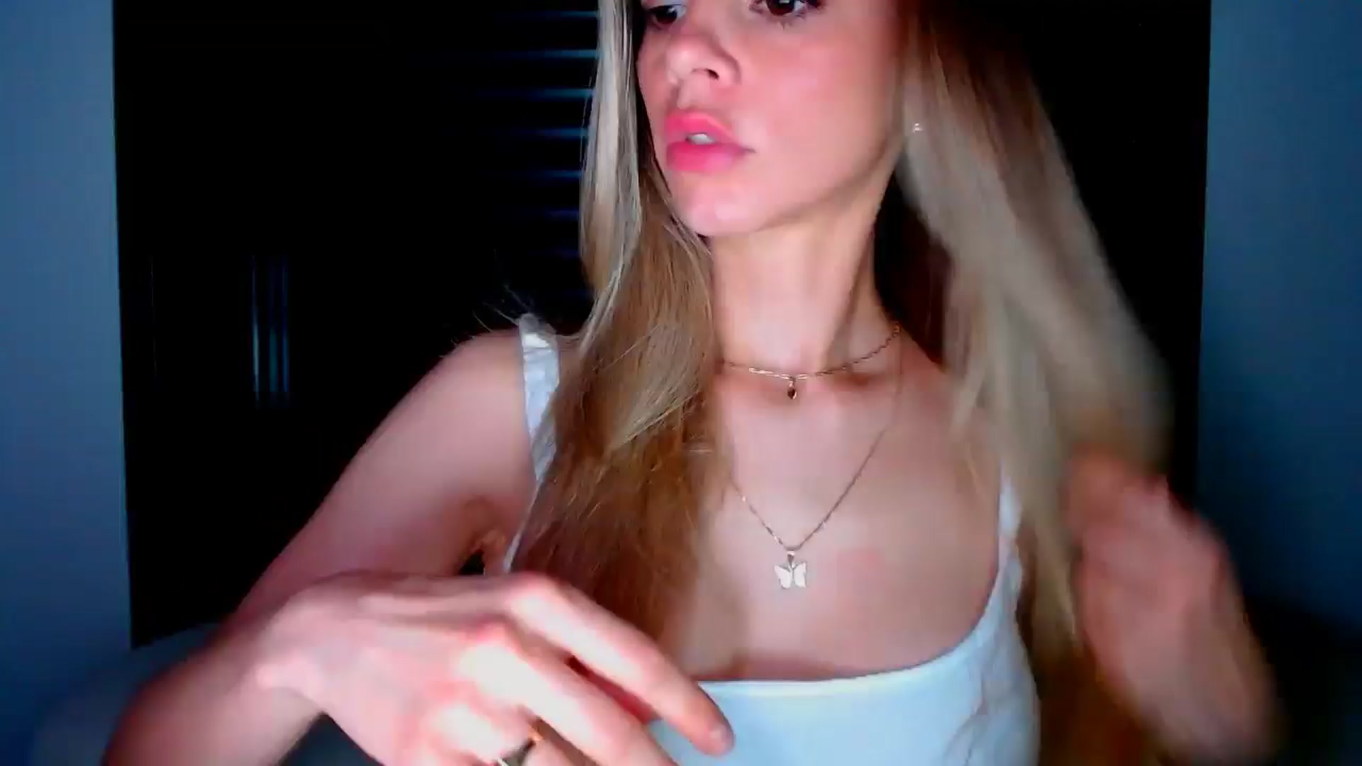 Gallery image thumbnail from fresagirl's myfreecams stream on, 05/29/2025, 21:52 image 20 of 20