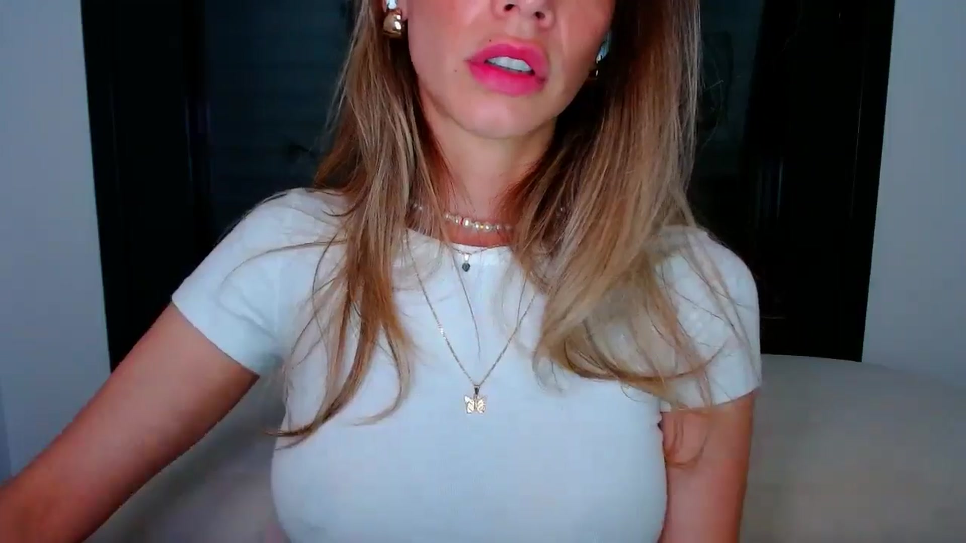 Gallery image thumbnail from fresagirl's myfreecams stream on, 06/04/2025, 20:45 image 18 of 20