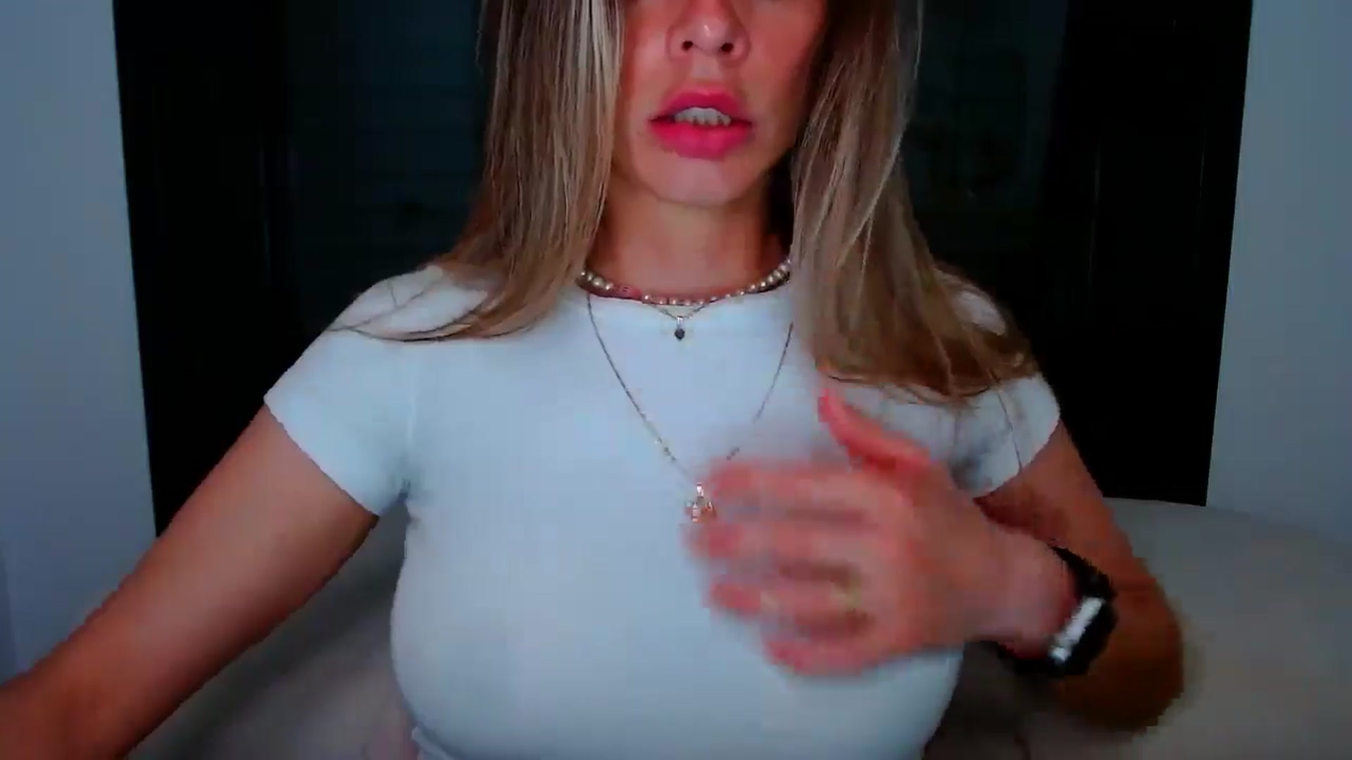 Gallery image thumbnail from fresagirl's myfreecams stream on, 06/04/2025, 20:45 image 20 of 20
