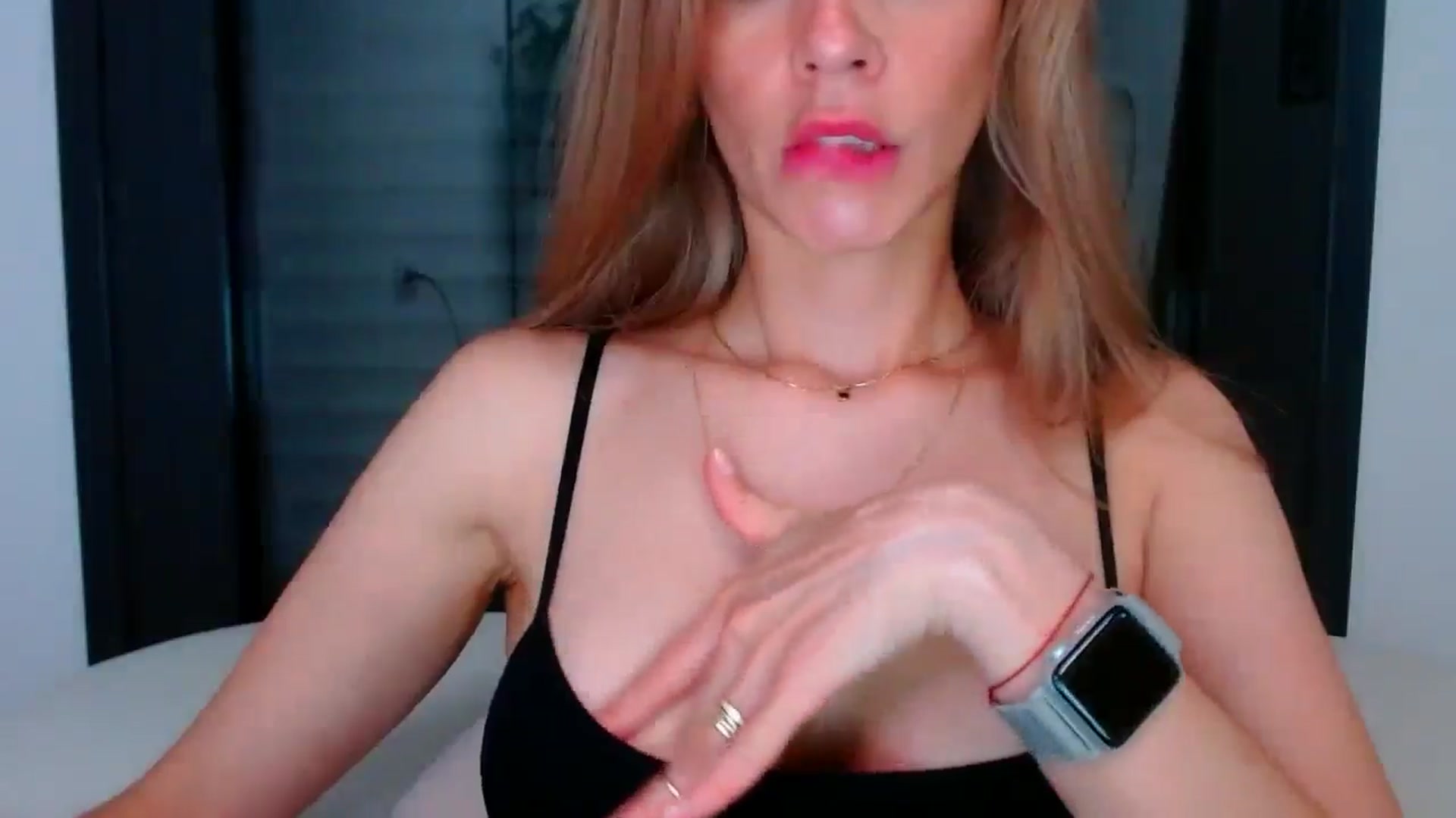 Gallery image thumbnail from fresagirl's myfreecams stream on, 06/10/2025, 20:41 image 9 of 20