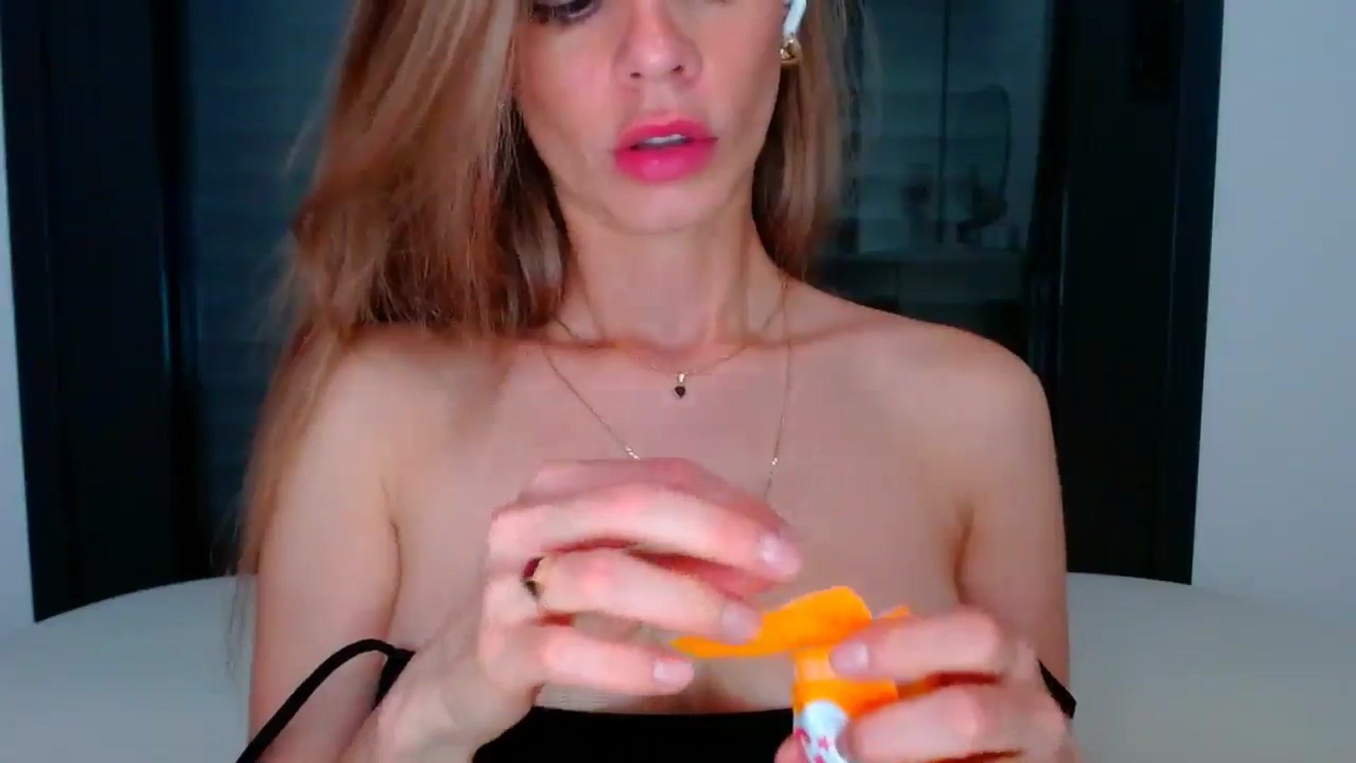 Gallery image thumbnail from fresagirl's myfreecams stream on, 06/10/2025, 20:41 image 16 of 20