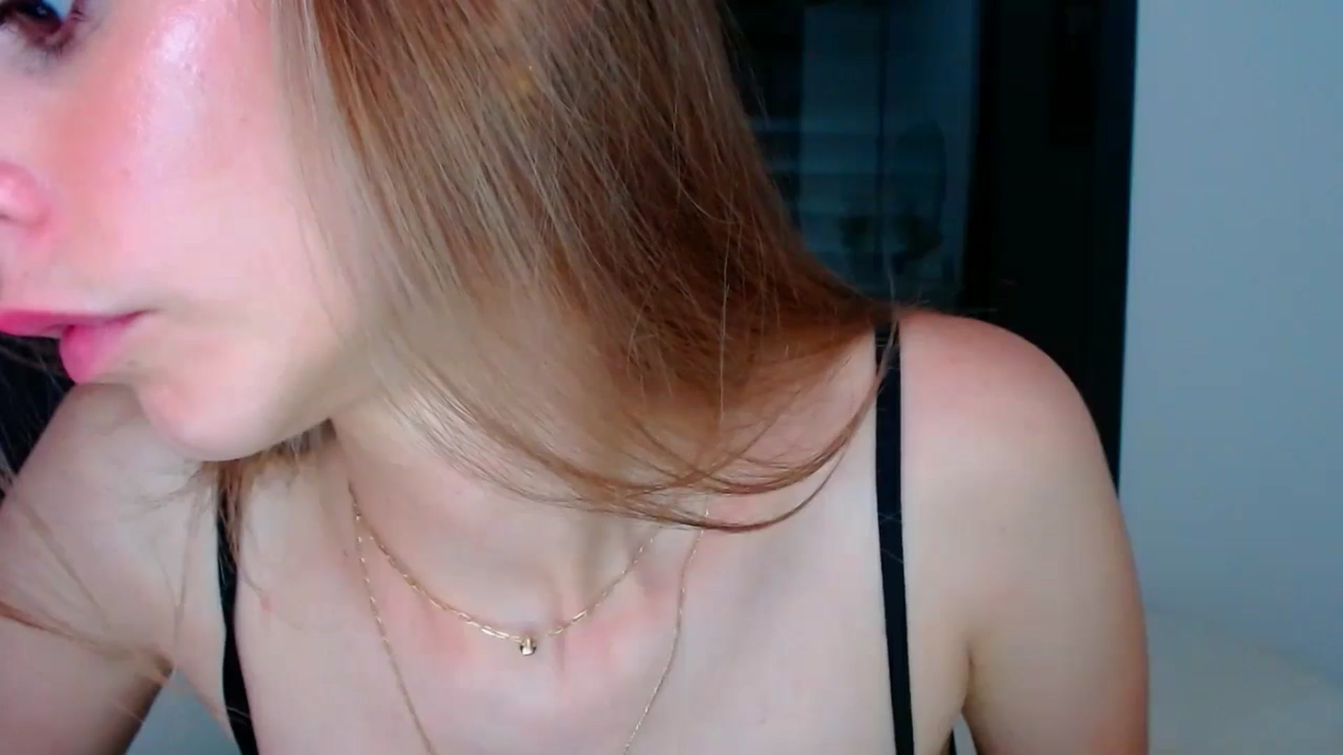 Gallery image thumbnail from fresagirl's myfreecams stream on, 06/10/2025, 21:53 image 14 of 20