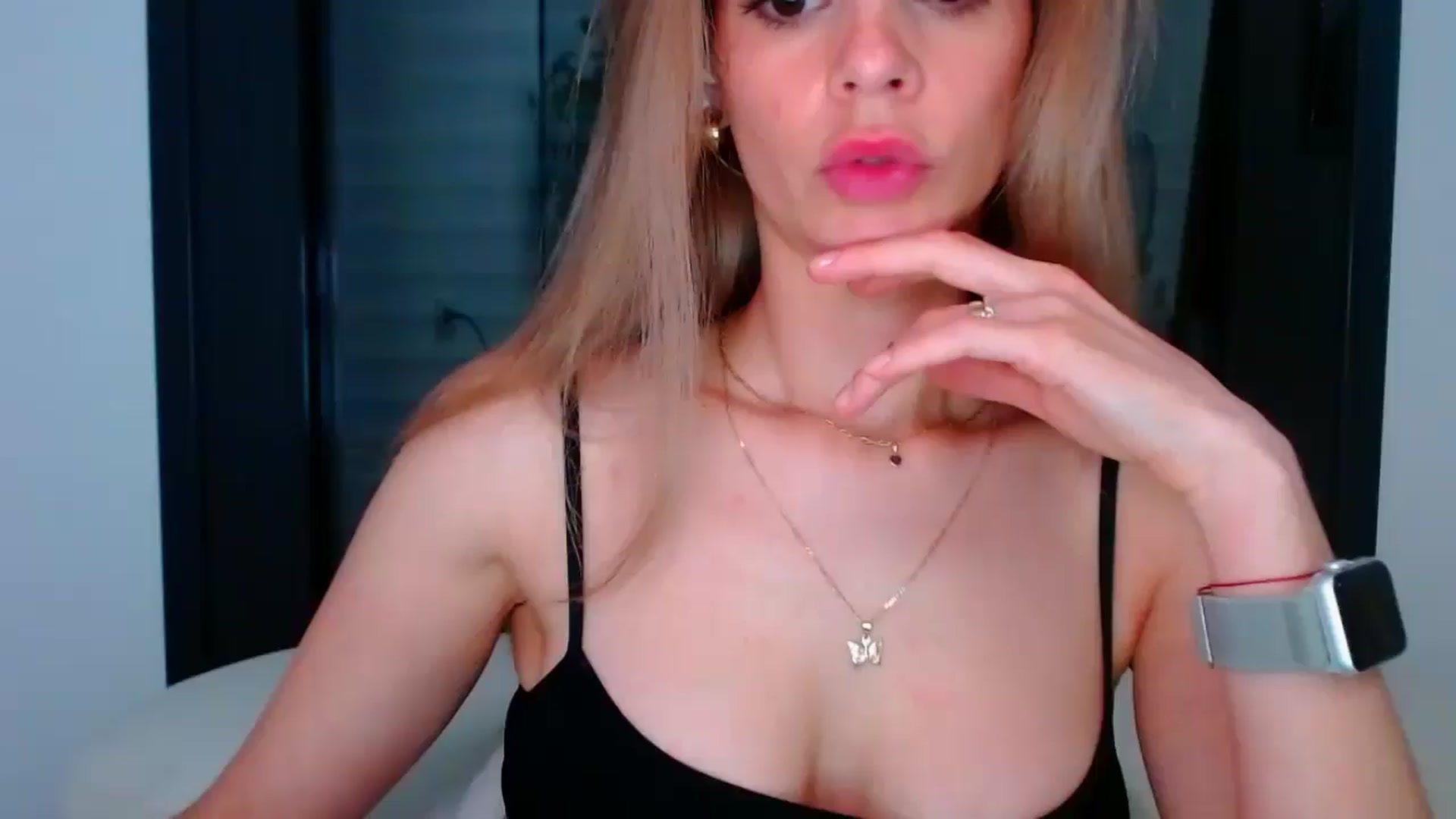 Gallery image thumbnail from fresagirl's myfreecams stream on, 06/11/2025, 24:18 image 1 of 20