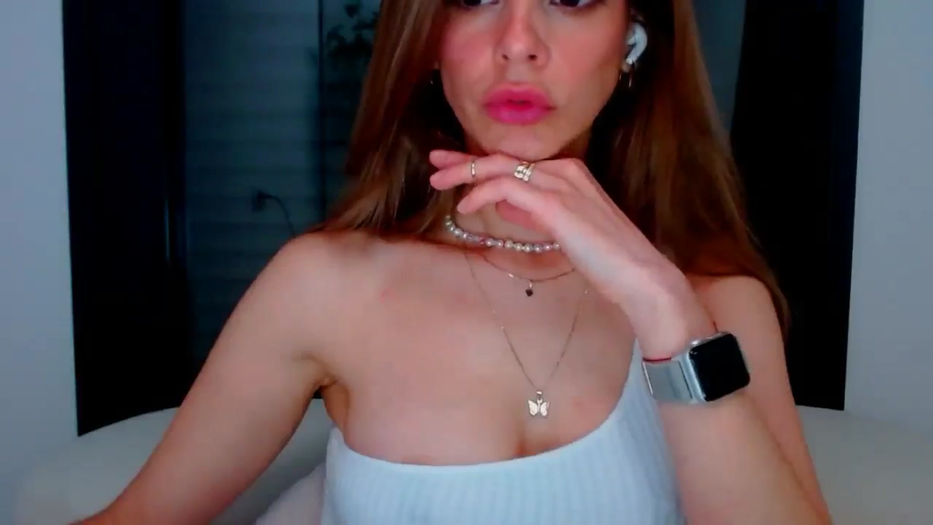 Gallery image thumbnail from fresagirl's myfreecams stream on, 06/11/2025, 20:35 image 15 of 20