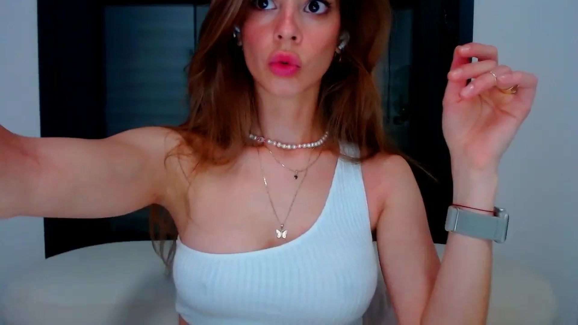 Gallery image thumbnail from fresagirl's myfreecams stream on, 06/11/2025, 20:35 image 3 of 20