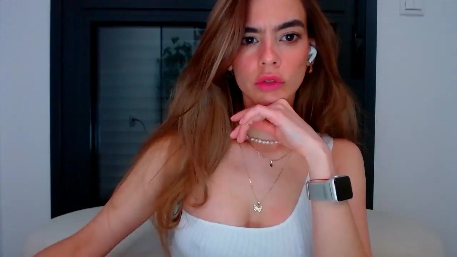 Gallery image thumbnail from fresagirl's myfreecams stream on, 06/11/2025, 20:35 image 6 of 20
