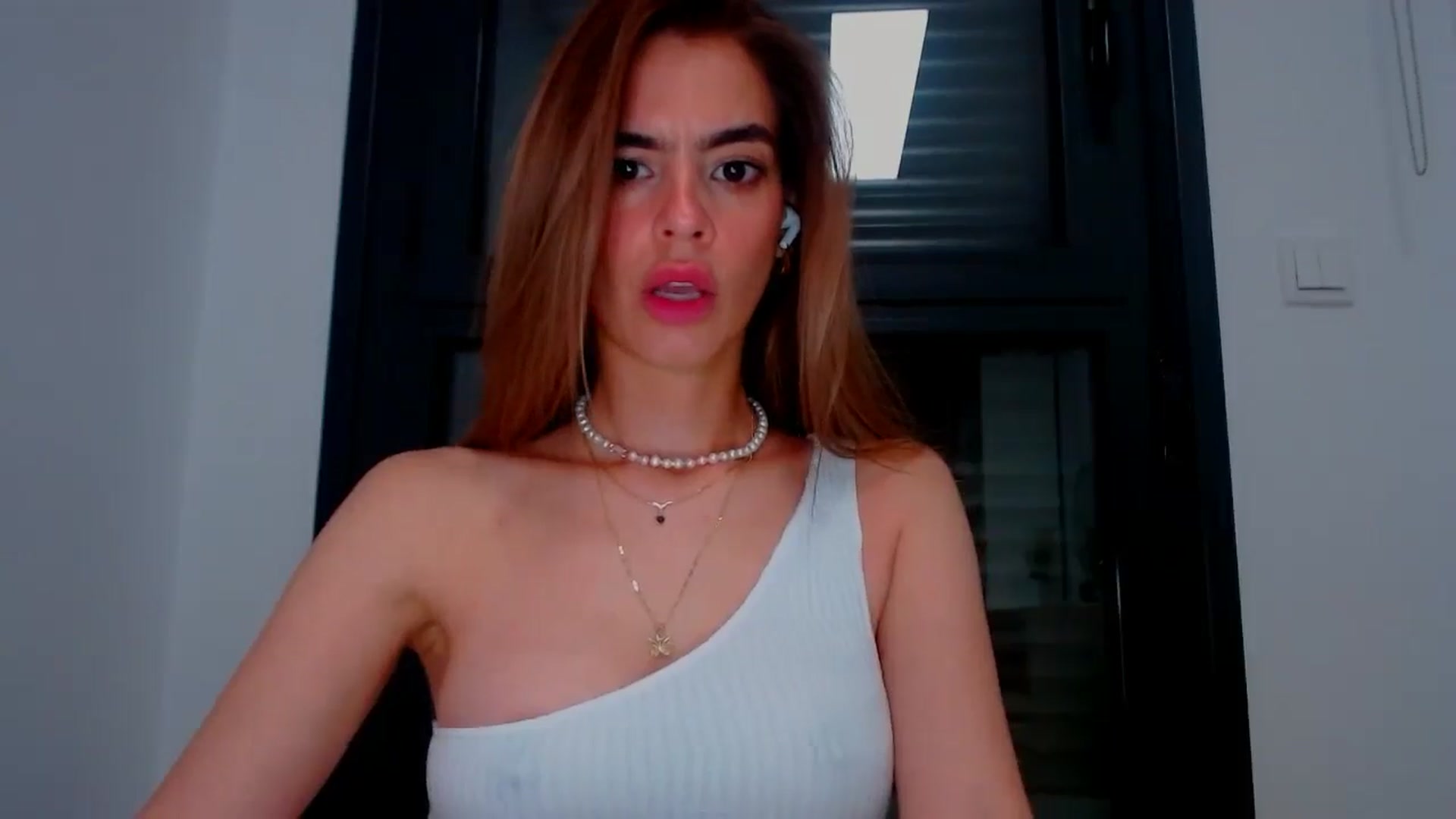 Gallery image thumbnail from fresagirl's myfreecams stream on, 06/11/2025, 20:35 image 9 of 20