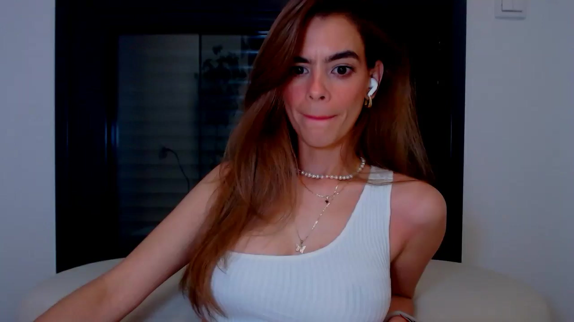 Gallery image thumbnail from fresagirl's myfreecams stream on, 06/11/2025, 20:35 image 4 of 20