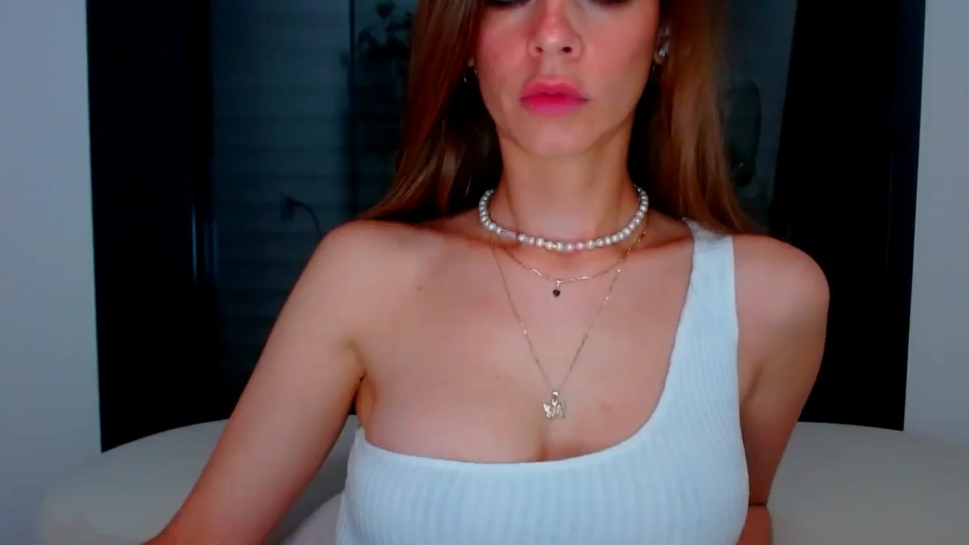 Gallery image thumbnail from fresagirl's myfreecams stream on, 06/11/2025, 20:35 image 13 of 20