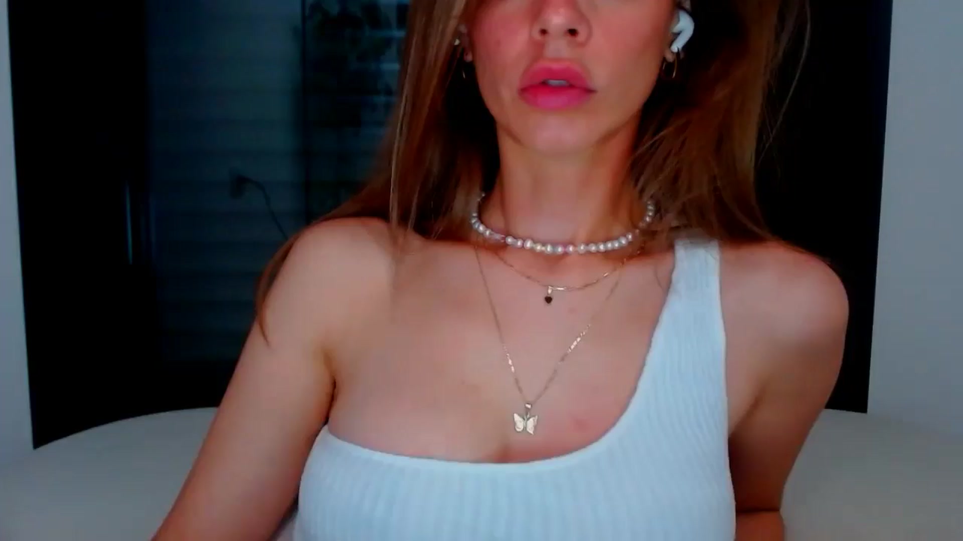 Gallery image thumbnail from fresagirl's myfreecams stream on, 06/11/2025, 21:08 image 2 of 20