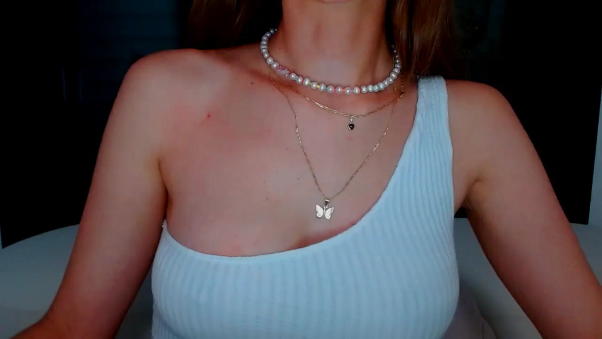 Gallery image thumbnail from fresagirl's myfreecams stream on, 06/11/2025, 21:08 image 14 of 20
