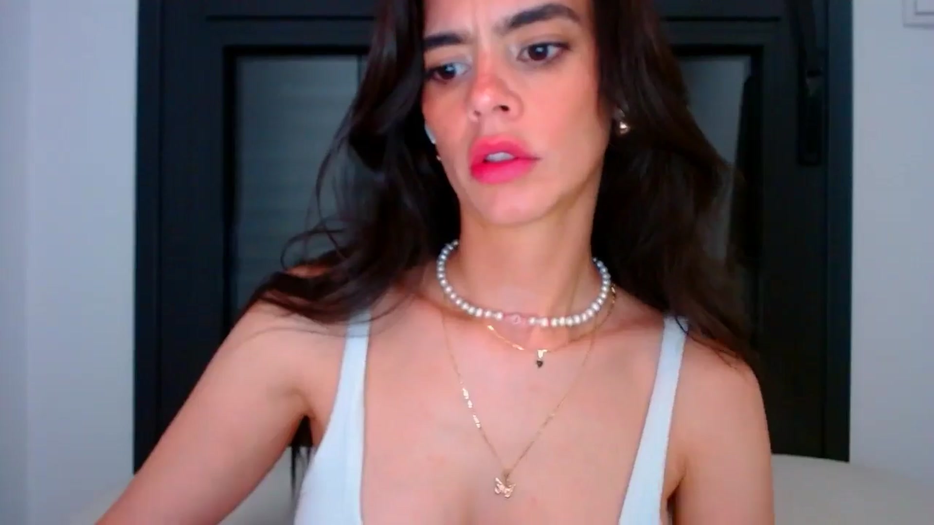 Gallery image thumbnail from fresagirl's myfreecams stream on, 06/12/2025, 21:06 image 13 of 20