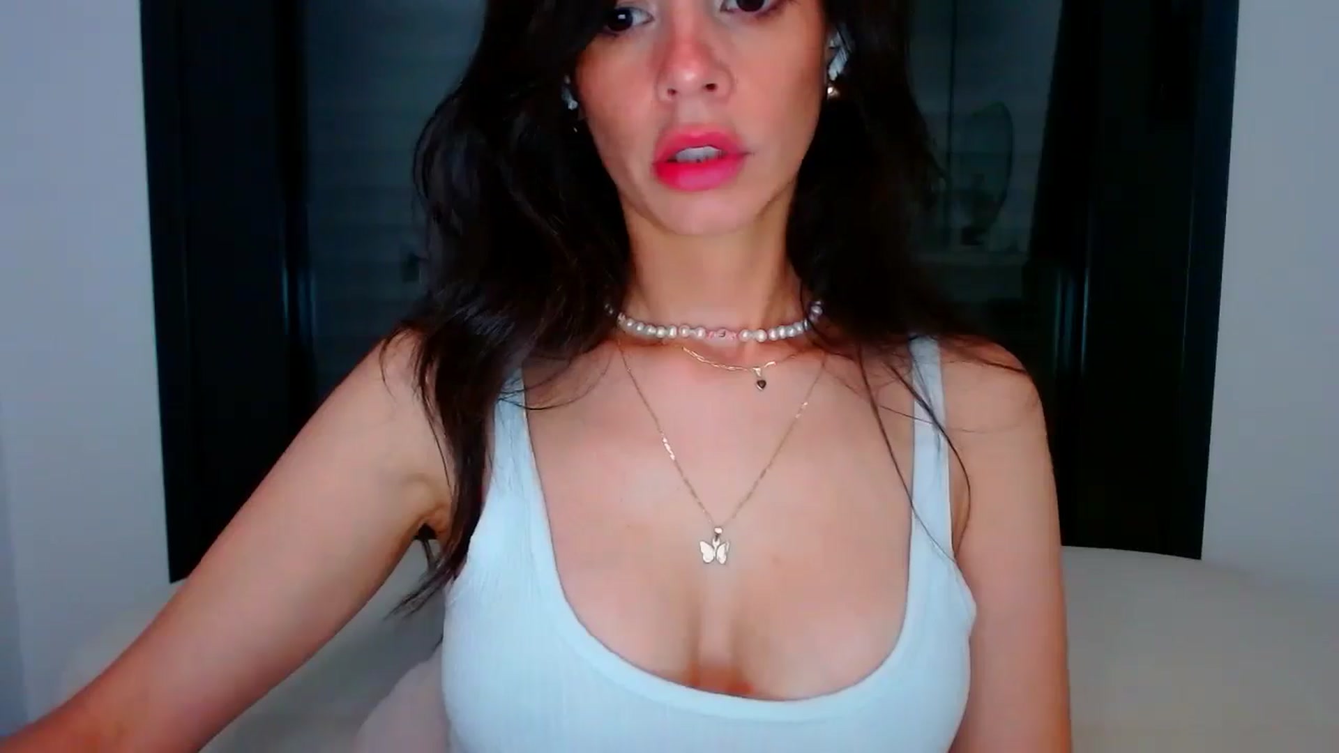 Gallery image thumbnail from fresagirl's myfreecams stream on, 06/12/2025, 21:06 image 14 of 20