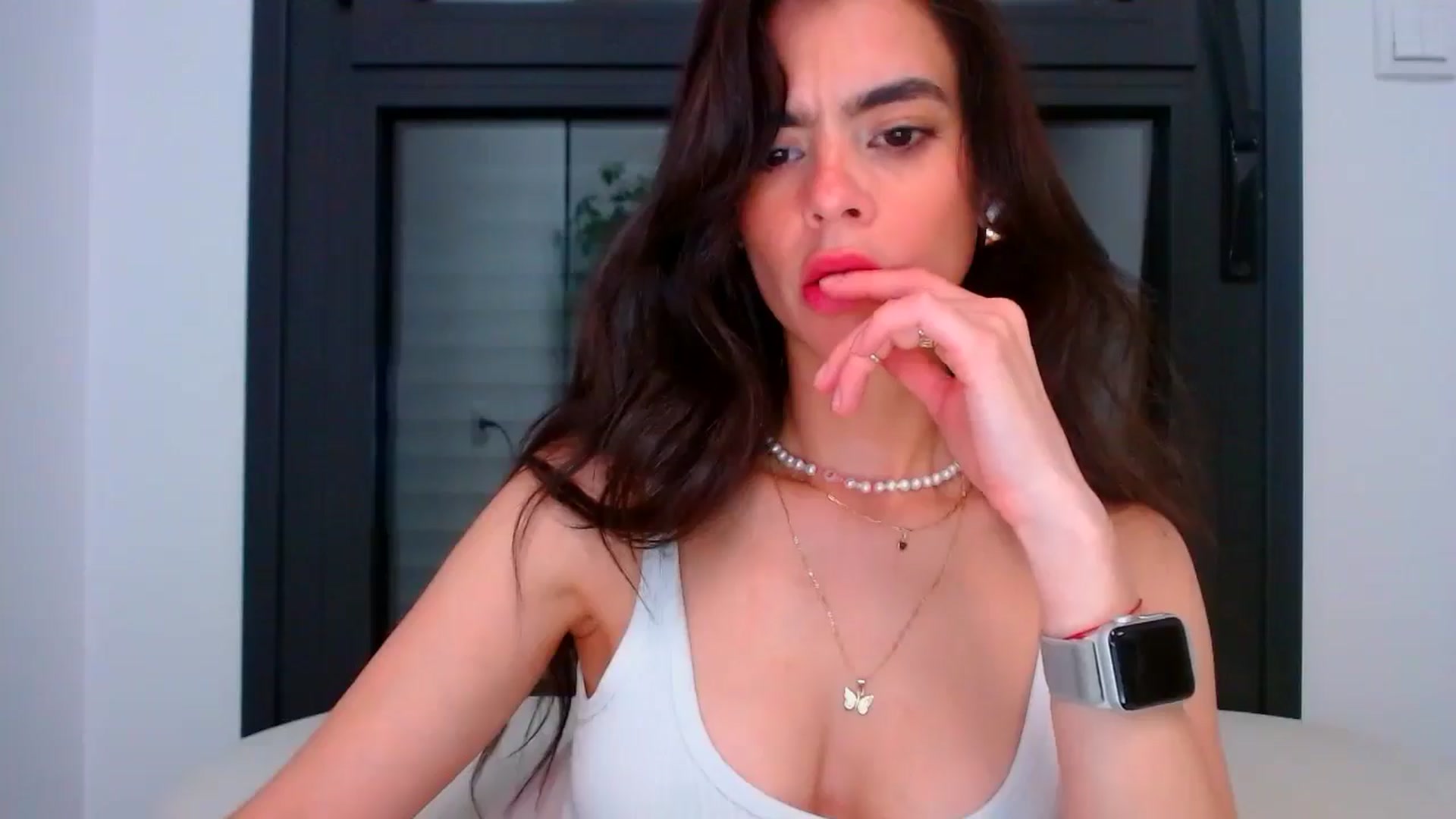 Gallery image thumbnail from fresagirl's myfreecams stream on, 06/12/2025, 21:06 image 10 of 20