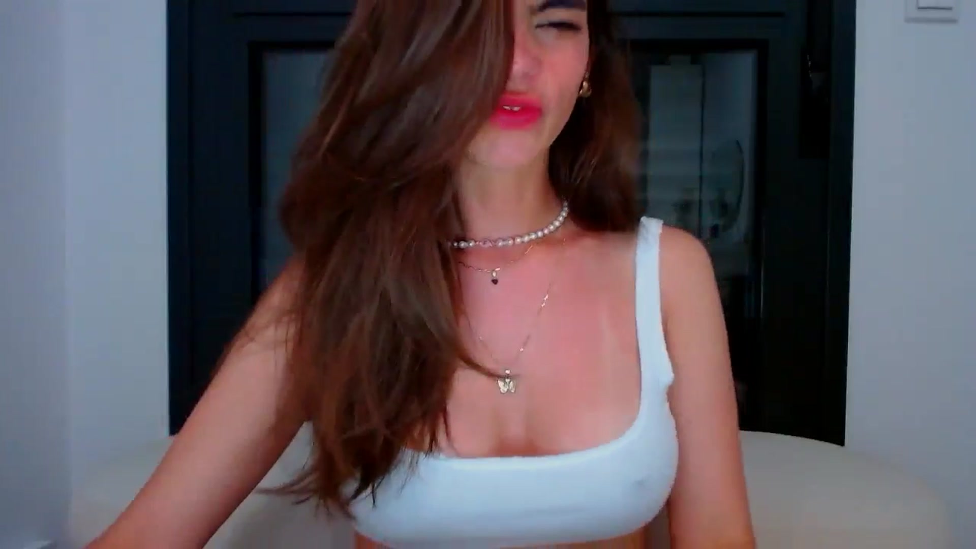 Gallery image thumbnail from fresagirl's myfreecams stream on, 06/16/2025, 20:50 image 12 of 20