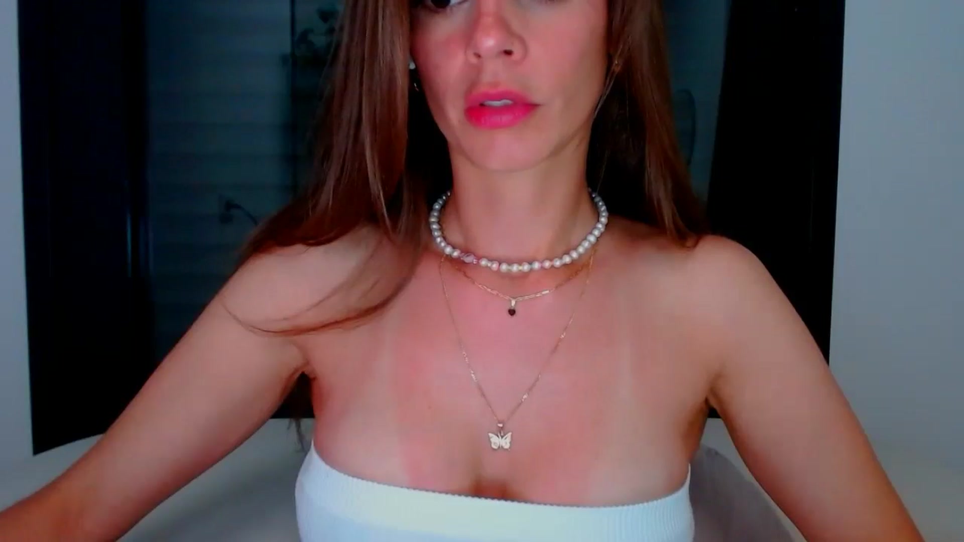 Gallery image thumbnail from fresagirl's myfreecams stream on, 06/18/2025, 21:29 image 10 of 20