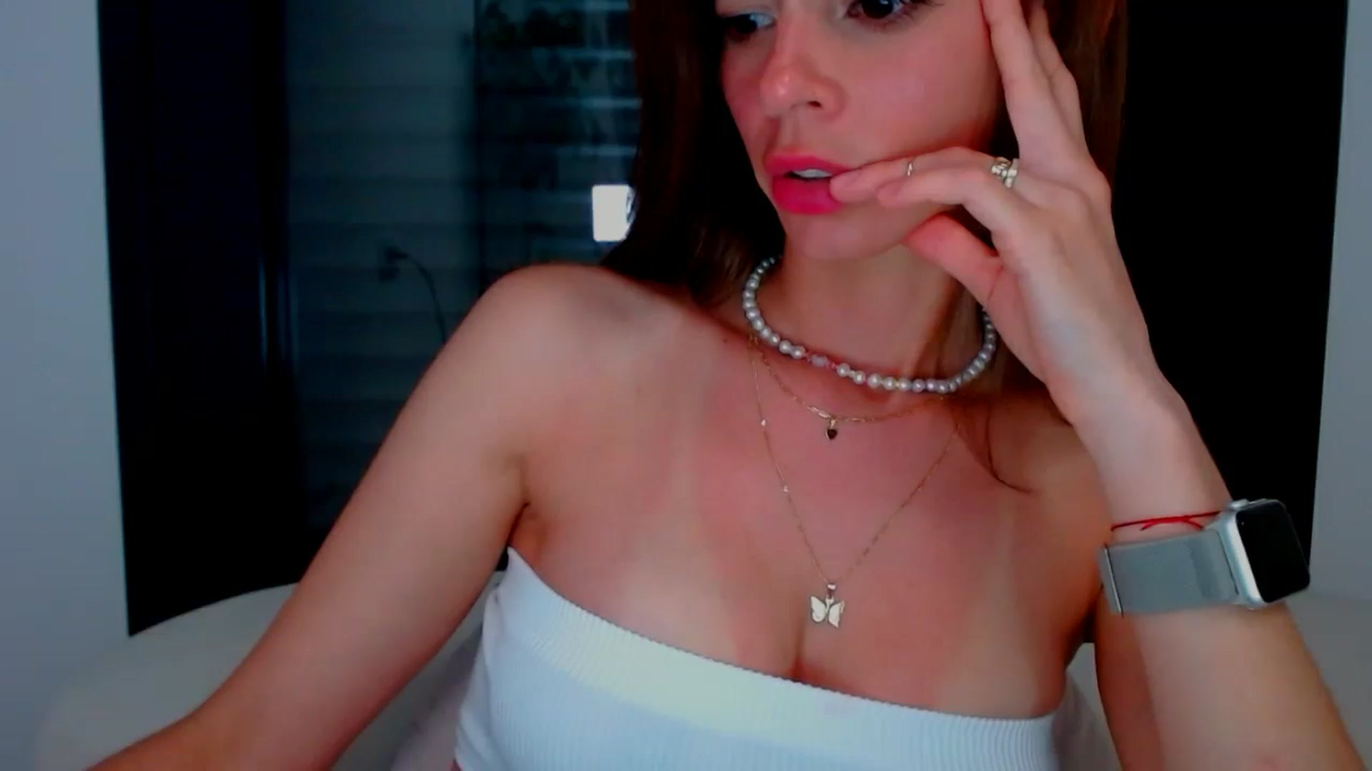 Gallery image thumbnail from fresagirl's myfreecams stream on, 06/18/2025, 22:07 image 7 of 20