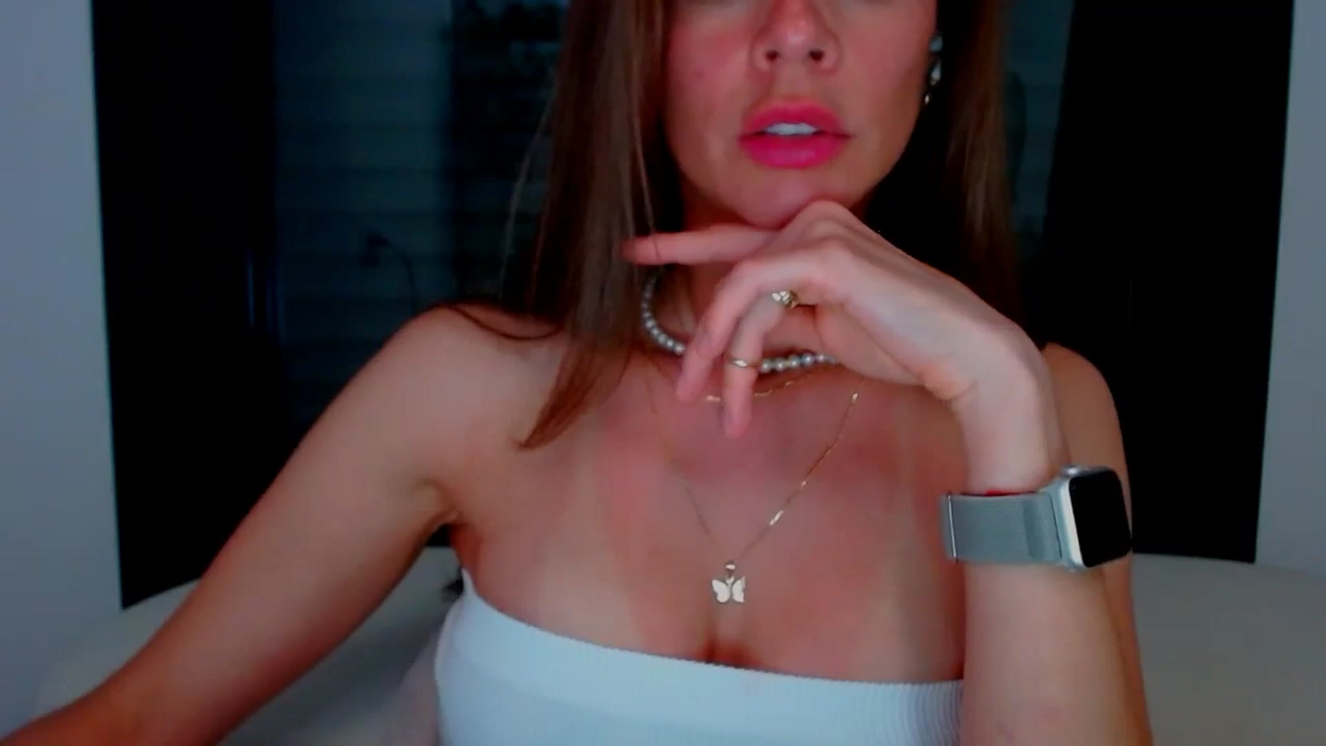 Gallery image thumbnail from fresagirl's myfreecams stream on, 06/18/2025, 22:07 image 17 of 20