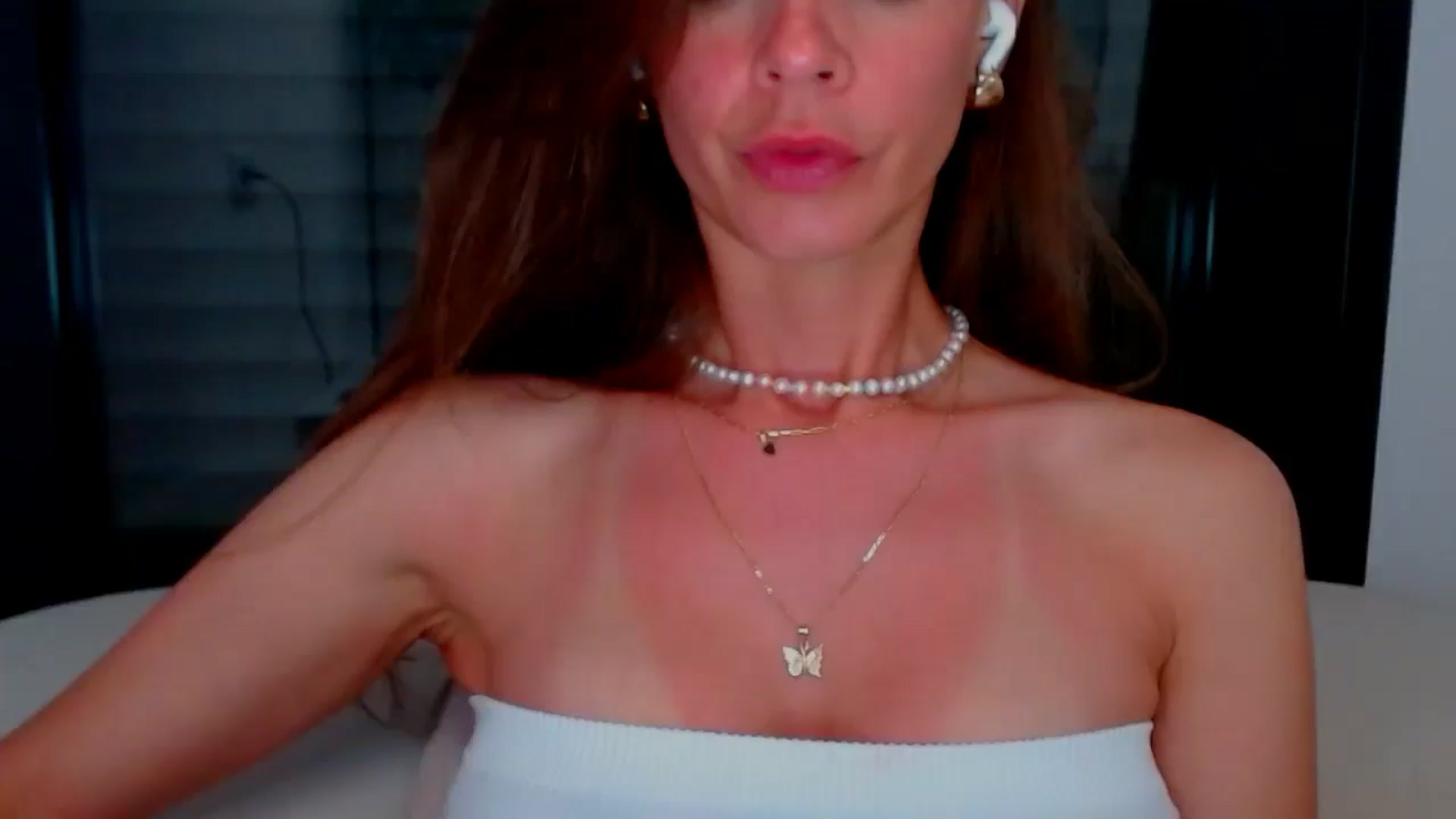 Gallery image thumbnail from fresagirl's myfreecams stream on, 06/18/2025, 22:52 image 17 of 20