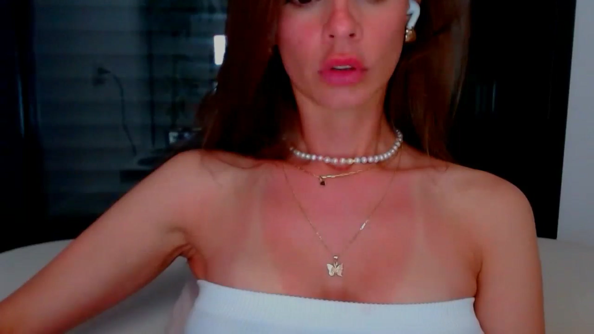 Gallery image thumbnail from fresagirl's myfreecams stream on, 06/18/2025, 22:52 image 19 of 20