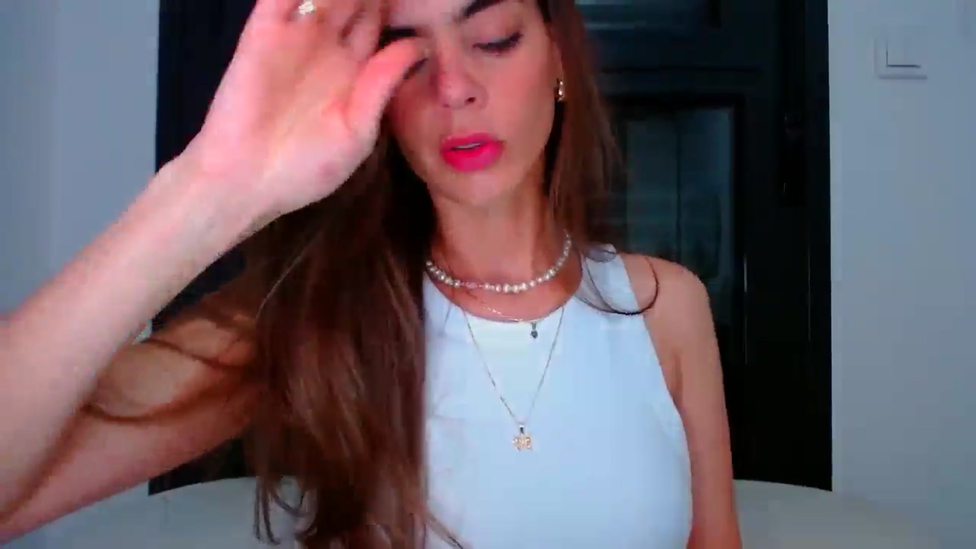 Gallery image thumbnail from fresagirl's myfreecams stream on, 06/19/2025, 20:27 image 10 of 20