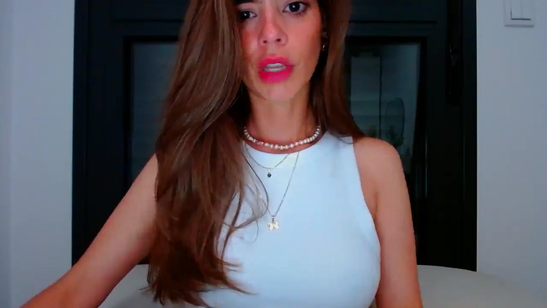 Gallery image thumbnail from fresagirl's myfreecams stream on, 06/19/2025, 20:27 image 14 of 20