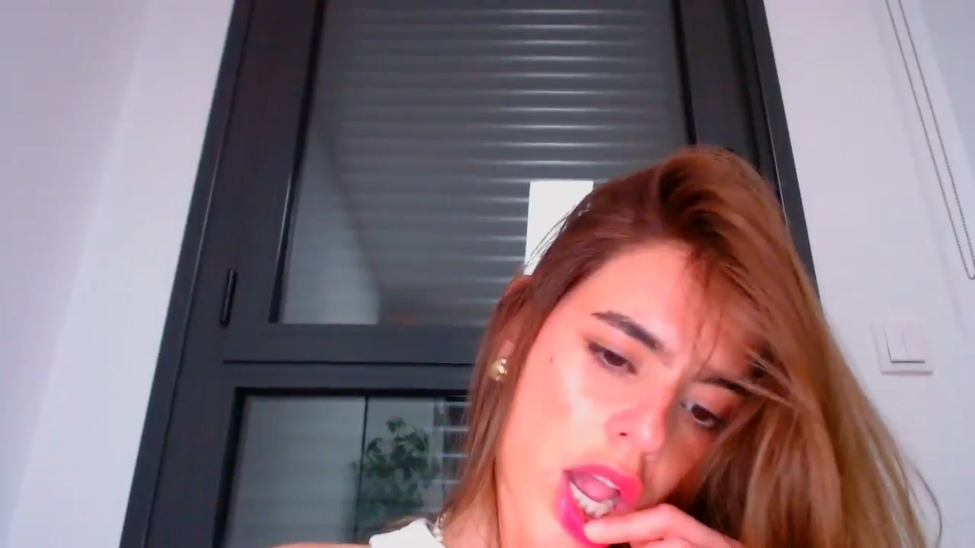 Gallery image thumbnail from fresagirl's myfreecams stream on, 06/19/2025, 20:27 image 11 of 20