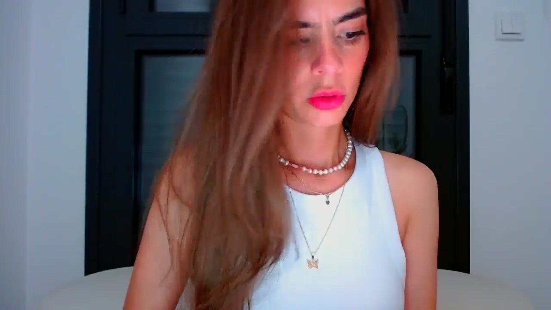 Gallery image thumbnail from fresagirl's myfreecams stream on, 06/19/2025, 20:27 image 9 of 20