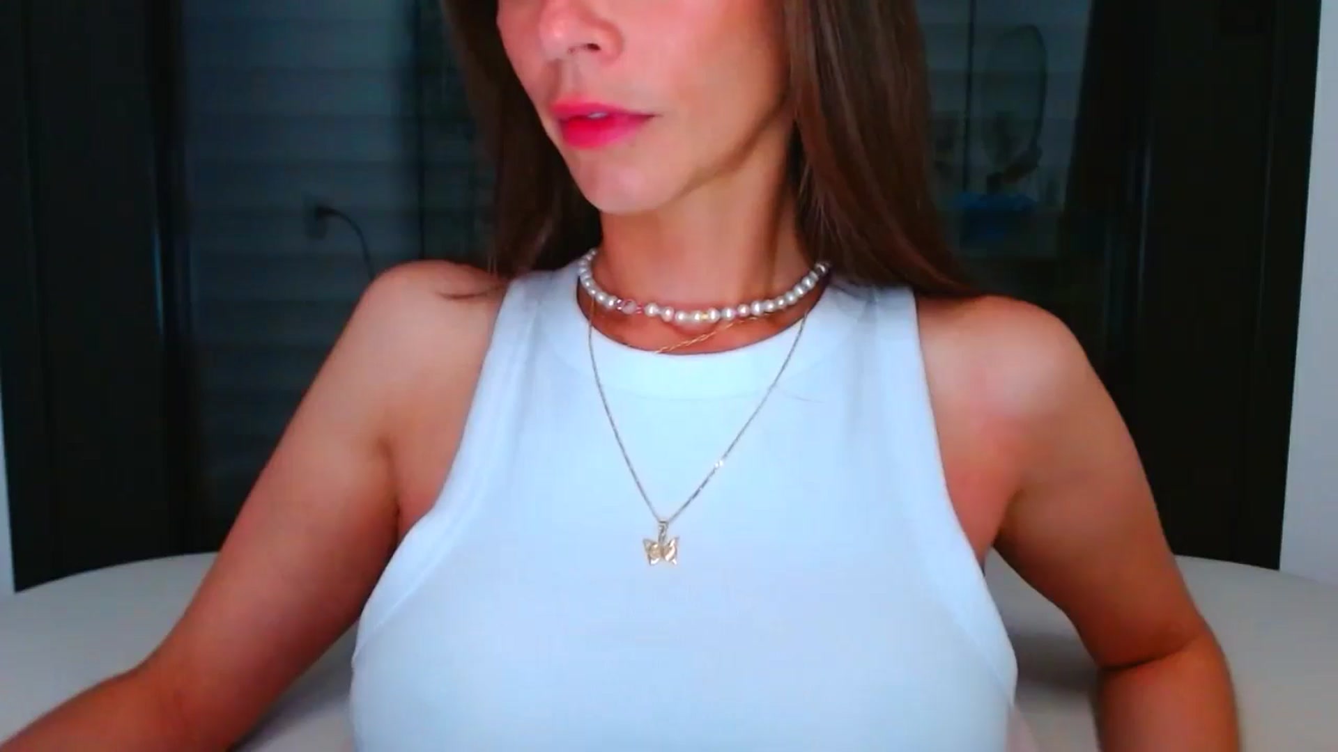 Gallery image thumbnail from fresagirl's myfreecams stream on, 06/19/2025, 21:21 image 9 of 20