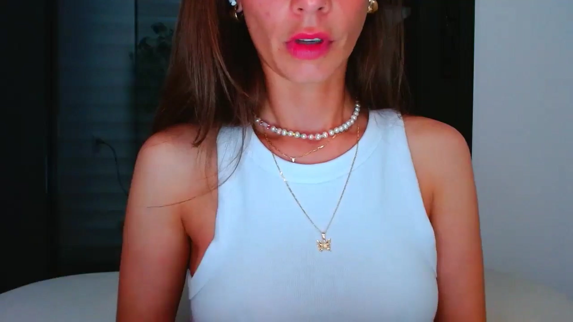 Gallery image thumbnail from fresagirl's myfreecams stream on, 06/19/2025, 22:32 image 13 of 20