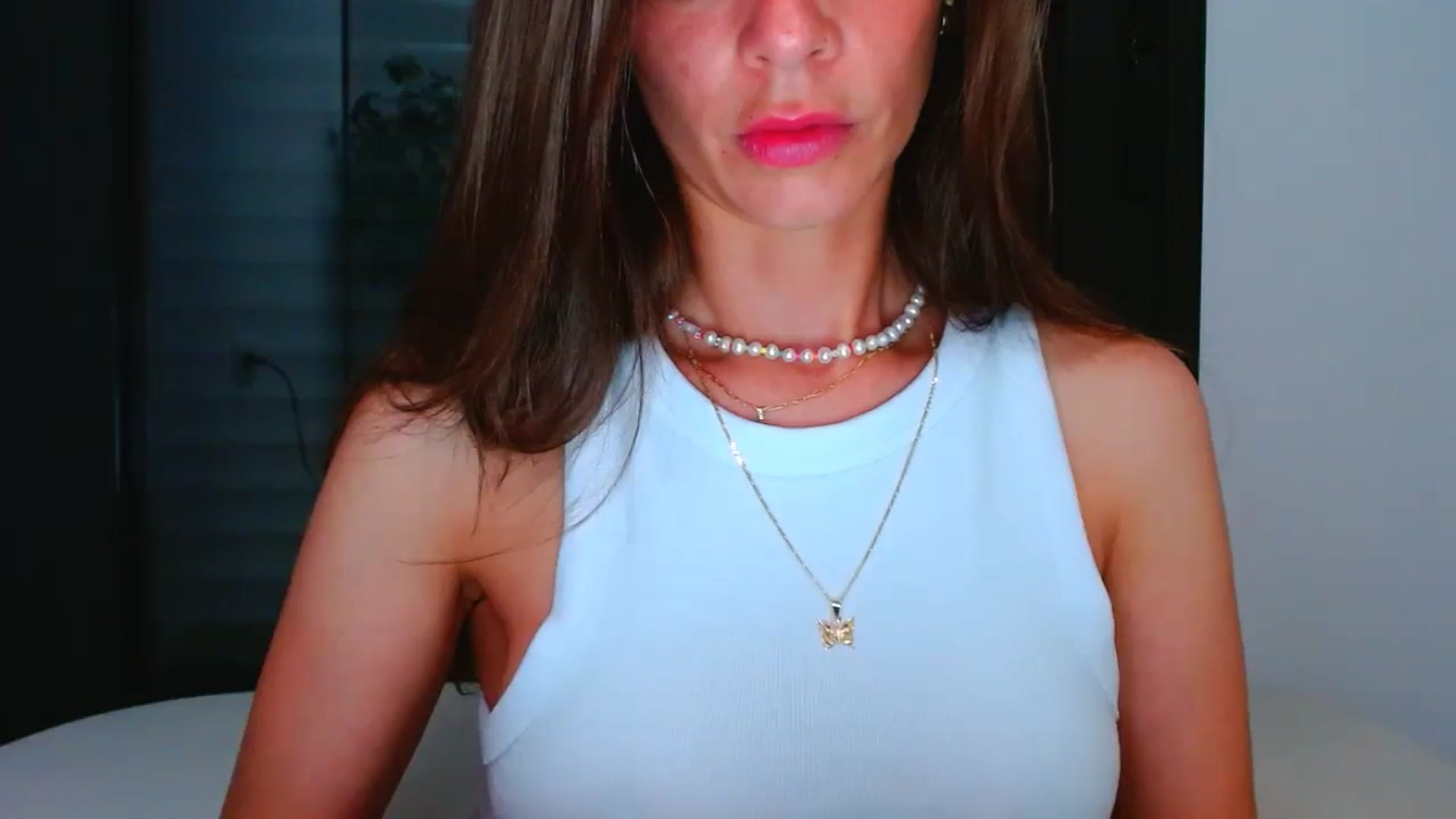 Gallery image thumbnail from fresagirl's myfreecams stream on, 06/19/2025, 22:32 image 19 of 20