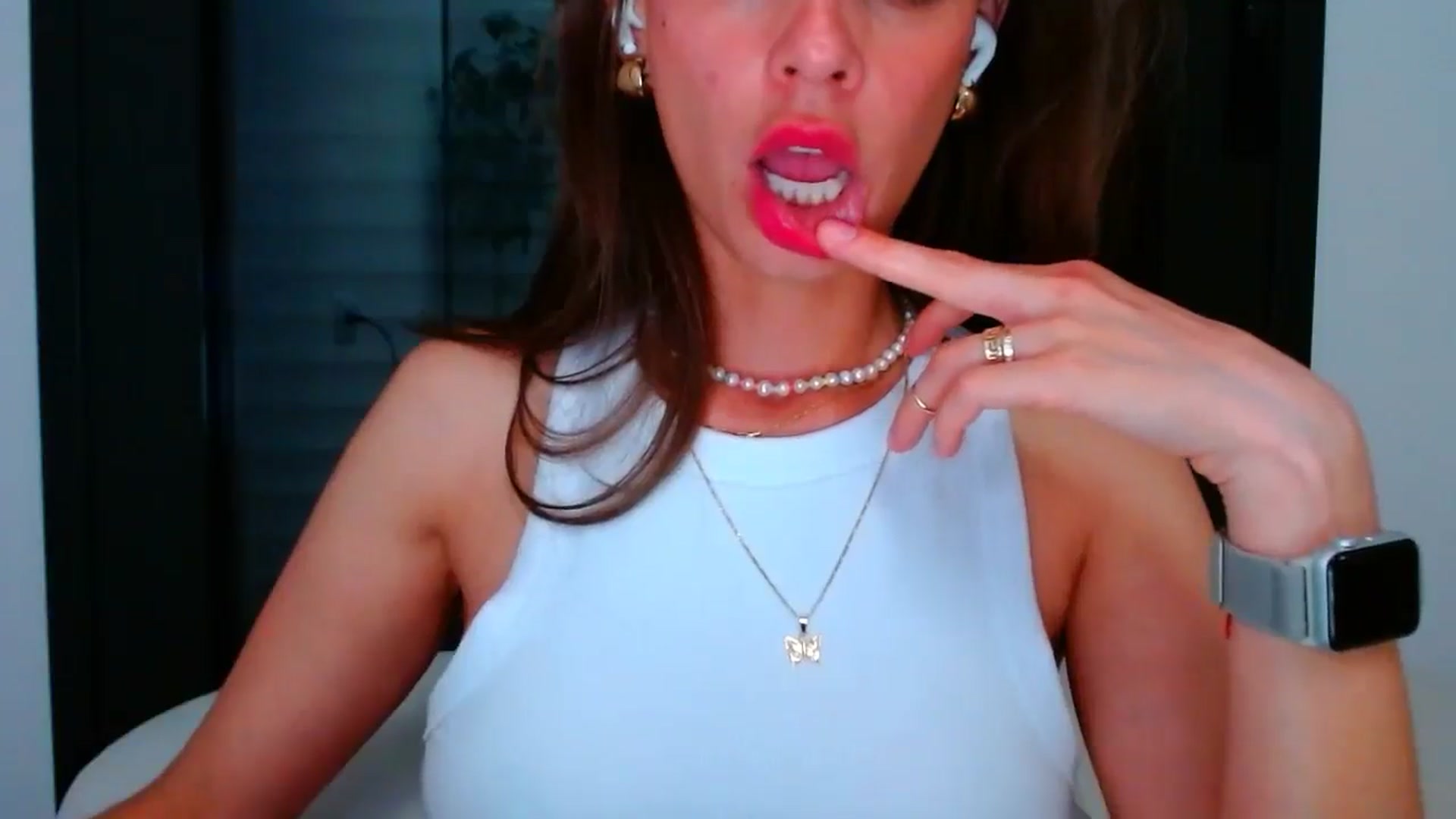 Gallery image thumbnail from fresagirl's myfreecams stream on, 06/20/2025, 24:01 image 6 of 20