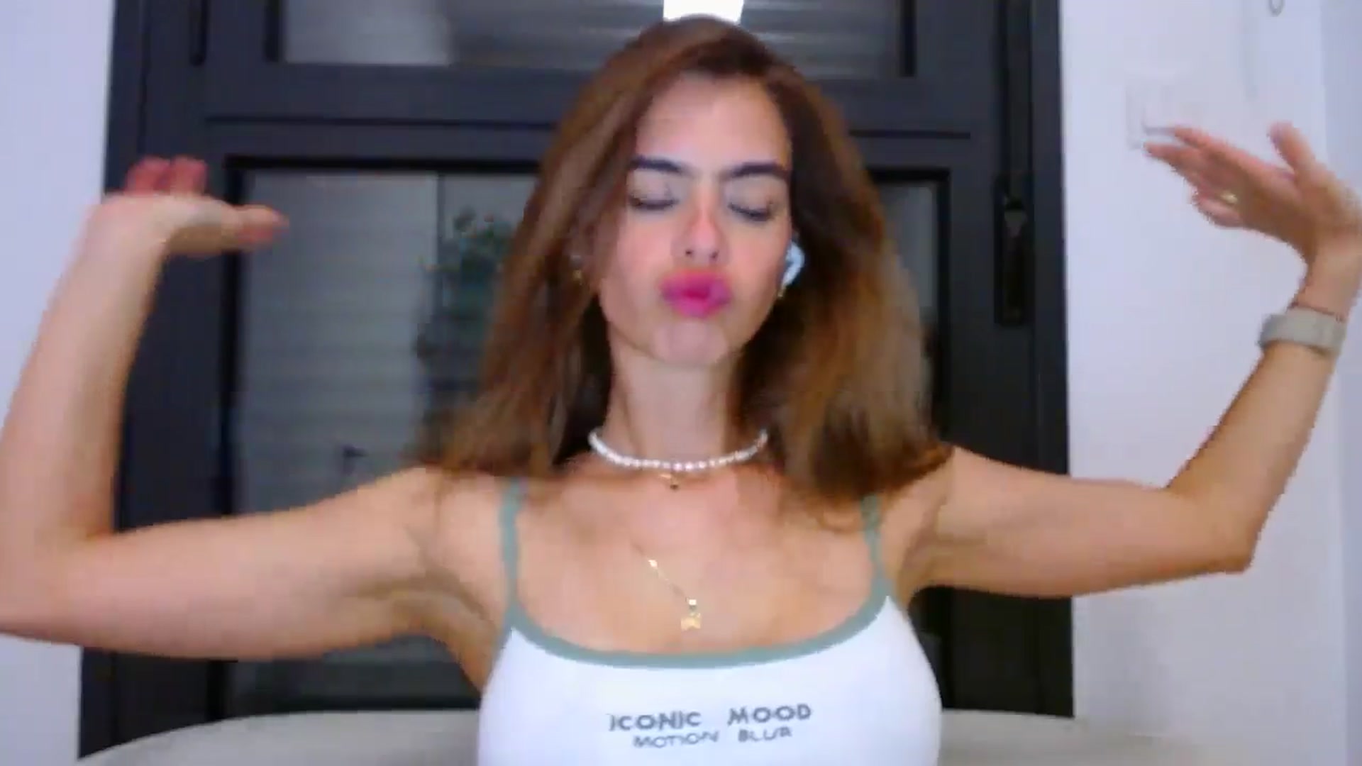 Gallery image thumbnail from fresagirl's myfreecams stream on, 06/30/2025, 22:49 image 20 of 20