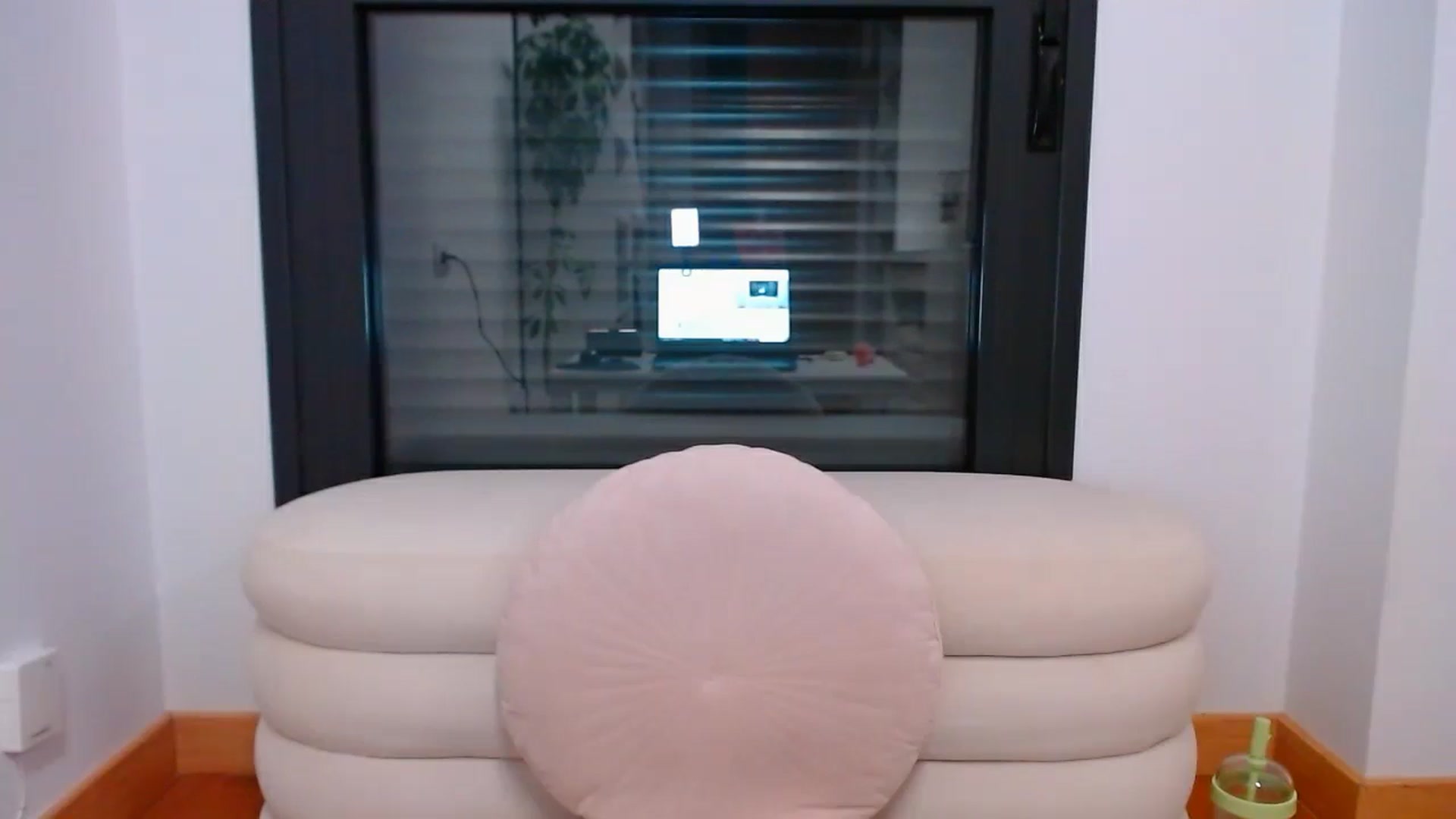 Gallery image thumbnail from fresagirl's myfreecams stream on, 06/30/2025, 22:49 image 16 of 20
