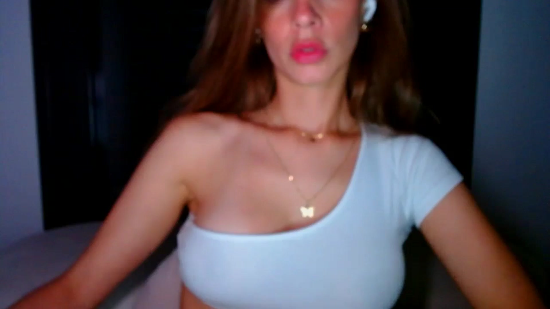 Gallery image thumbnail from fresagirl's myfreecams stream on, 07/23/2025, 21:53 image 9 of 20